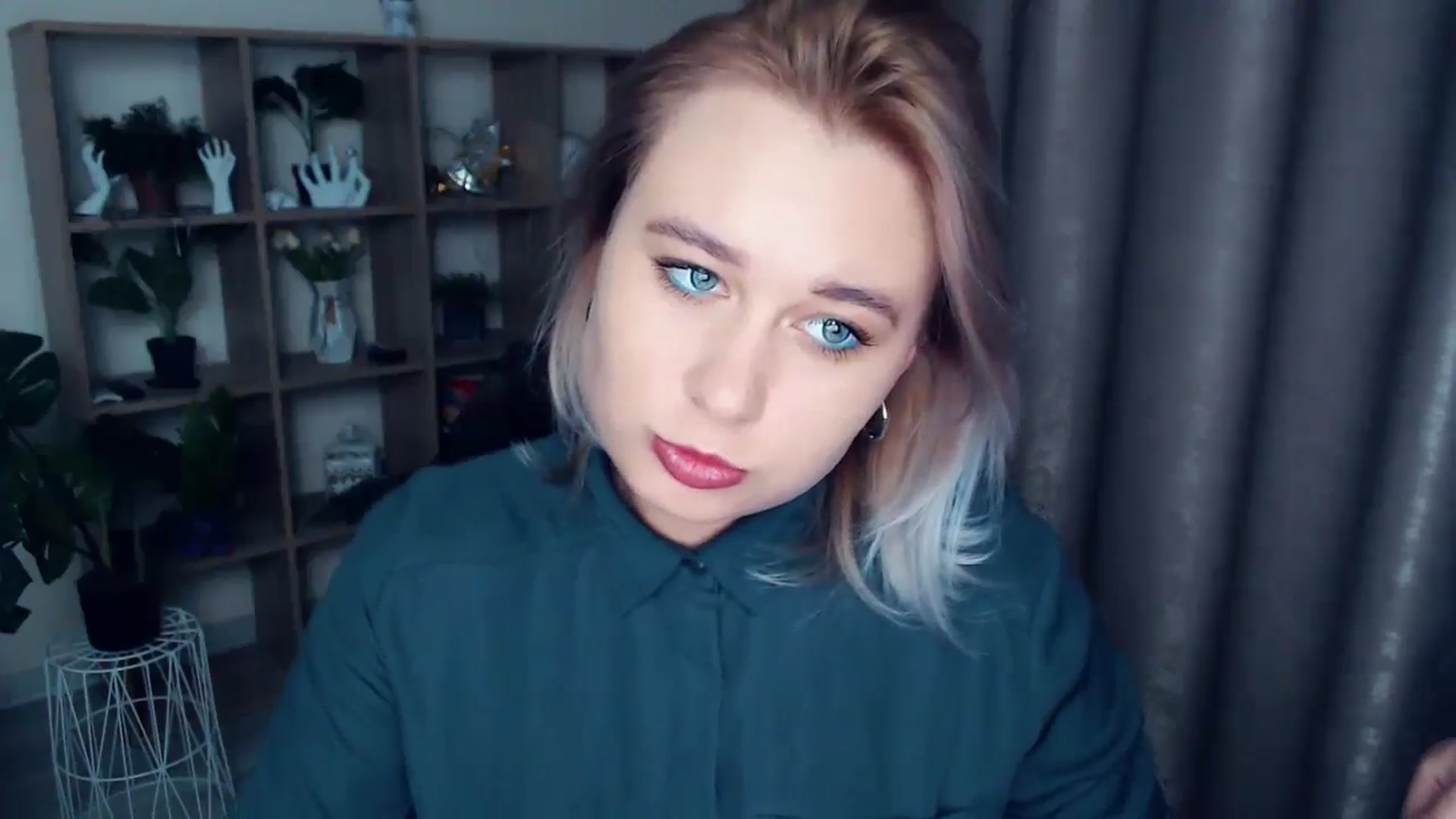 Gallery image thumbnail from Kukla_kolduna's myfreecams stream on, 11/10/2024, 16:52 image 3 of 20