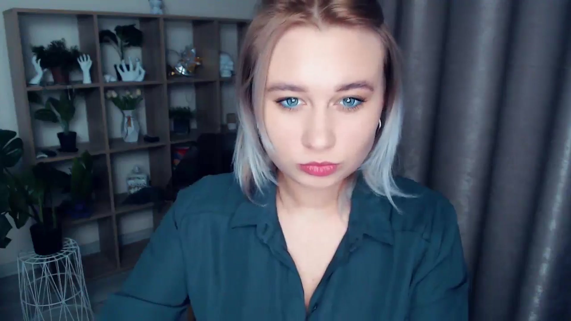 Gallery image thumbnail from Kukla_kolduna's myfreecams stream on, 11/10/2024, 16:52 image 17 of 20
