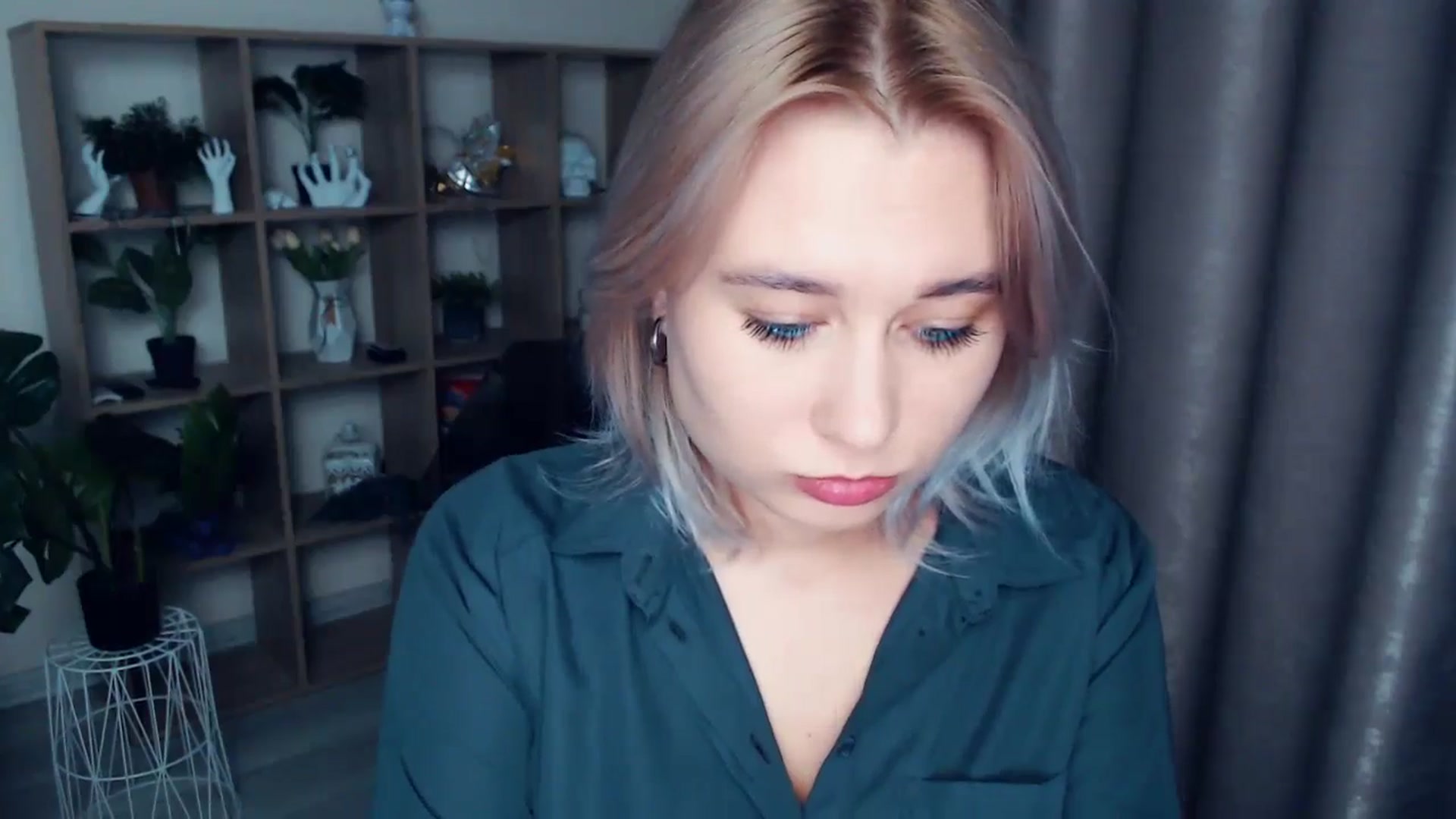 Gallery image thumbnail from Kukla_kolduna's myfreecams stream on, 11/10/2024, 16:52 image 11 of 20