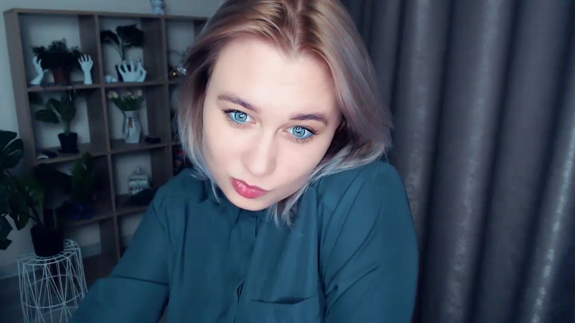 Gallery image thumbnail from Kukla_kolduna's myfreecams stream on, 11/10/2024, 16:52 image 9 of 20