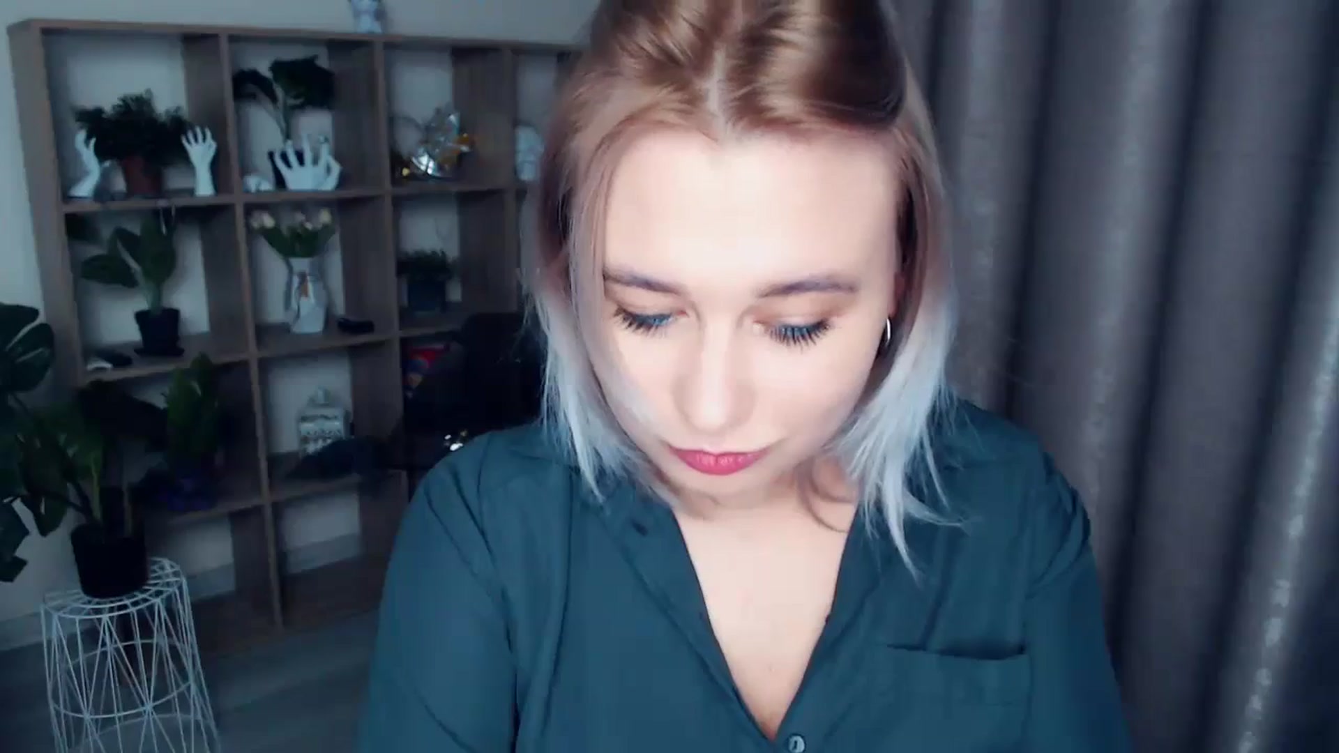 Gallery image thumbnail from Kukla_kolduna's myfreecams stream on, 11/10/2024, 16:52 image 15 of 20