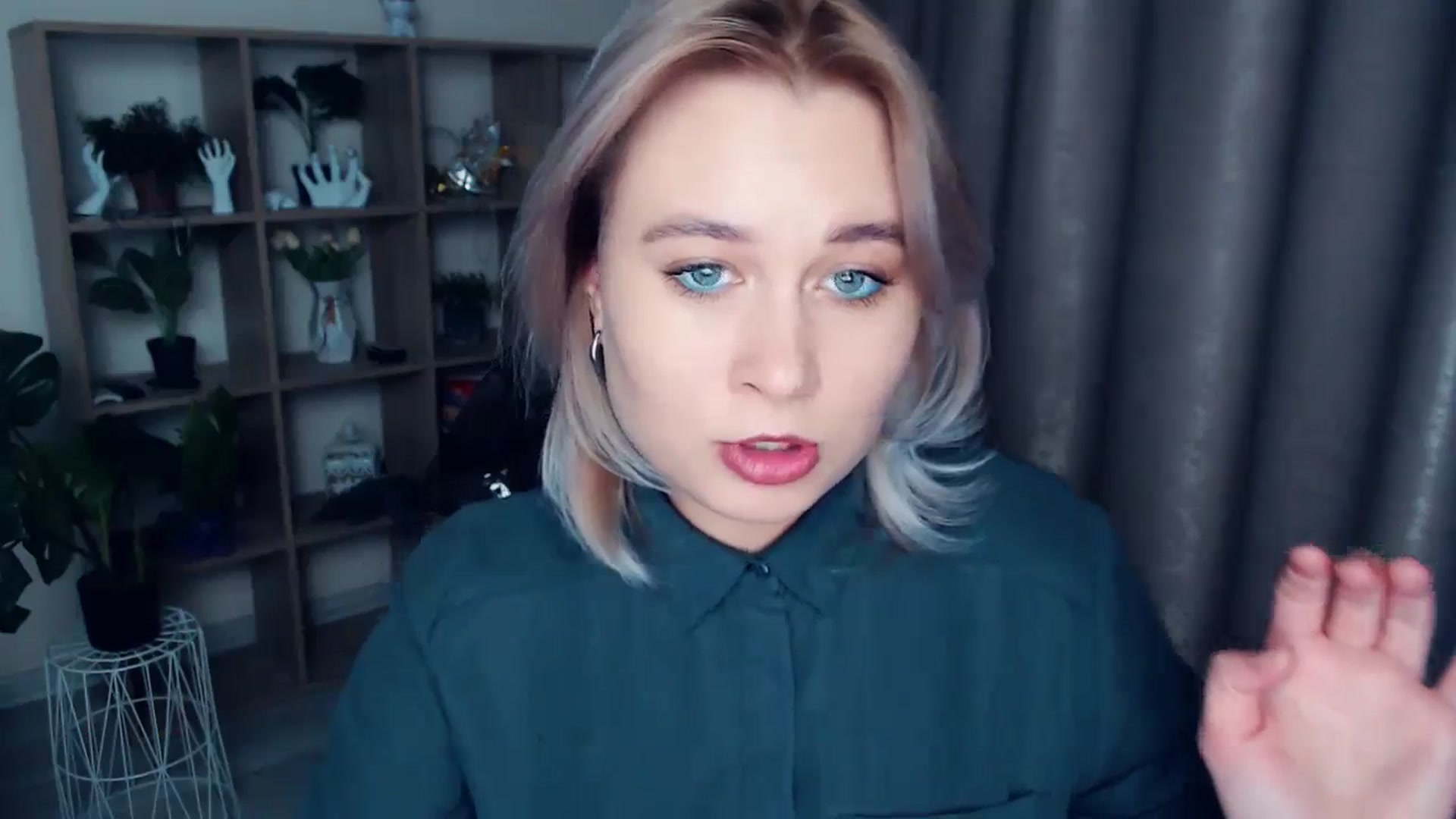 Gallery image thumbnail from Kukla_kolduna's myfreecams stream on, 11/10/2024, 16:52 image 4 of 20