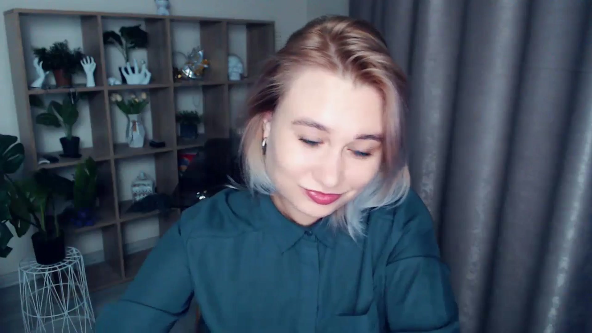 Gallery image thumbnail from Kukla_kolduna's myfreecams stream on, 11/10/2024, 16:52 image 6 of 20