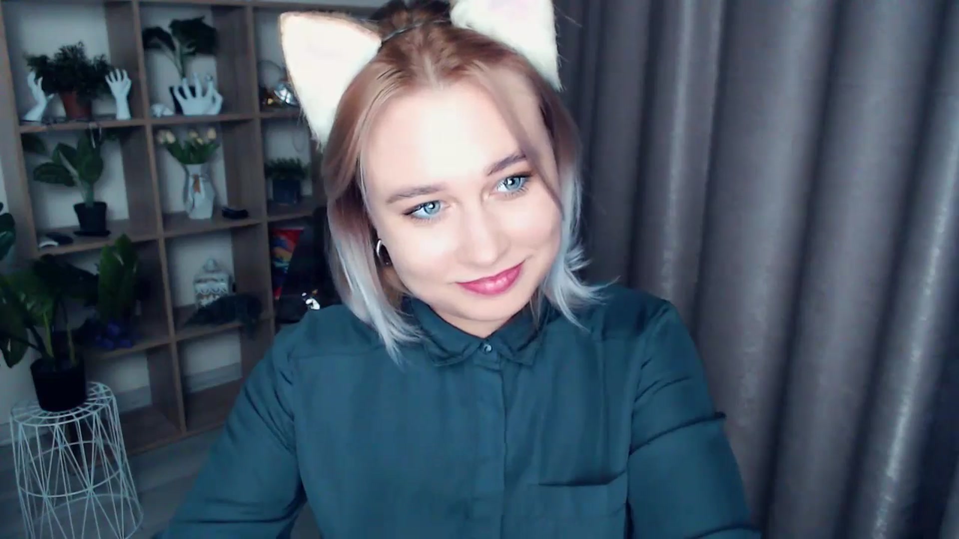 Gallery image thumbnail from Kukla_kolduna's myfreecams stream on, 11/10/2024, 18:28 image 15 of 20