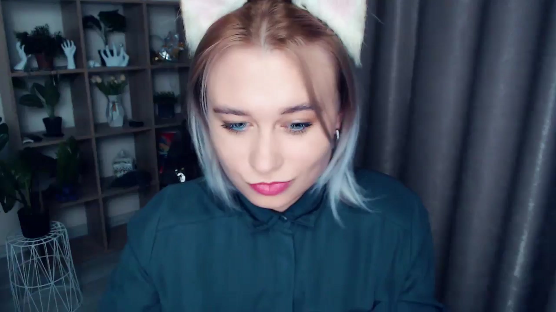Gallery image thumbnail from Kukla_kolduna's myfreecams stream on, 11/10/2024, 18:28 image 10 of 20