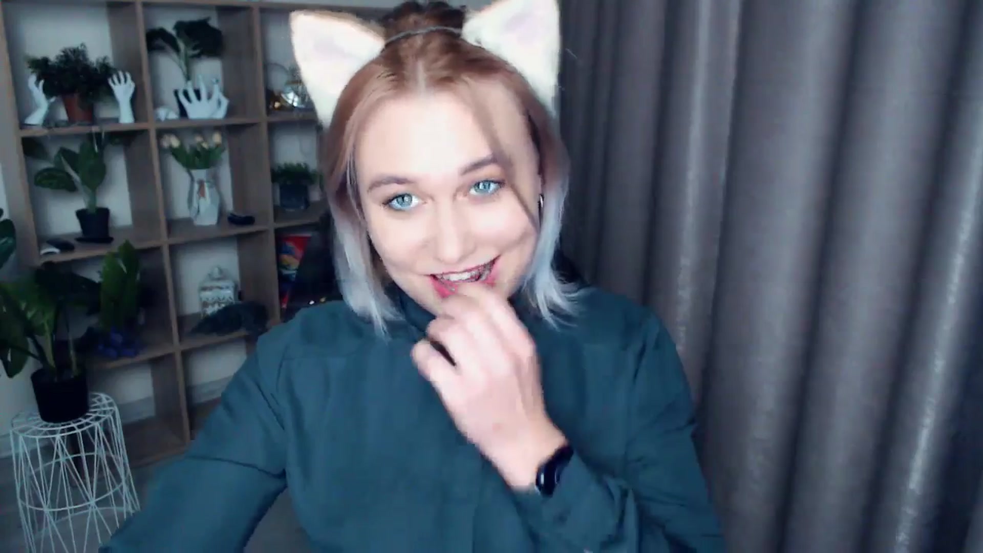 Gallery image thumbnail from Kukla_kolduna's myfreecams stream on, 11/10/2024, 18:28 image 20 of 20