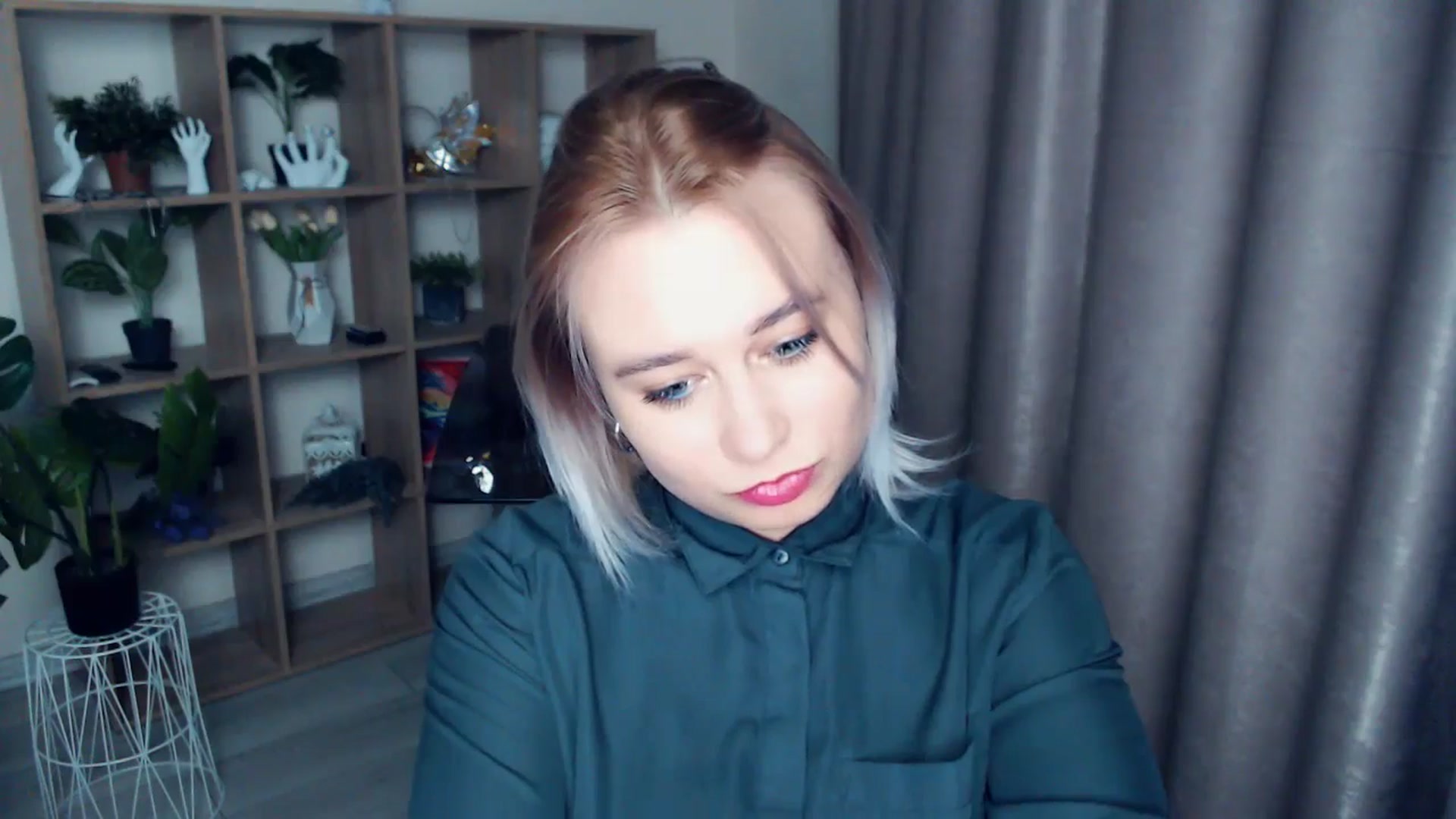 Gallery image thumbnail from Kukla_kolduna's myfreecams stream on, 11/10/2024, 18:28 image 7 of 20