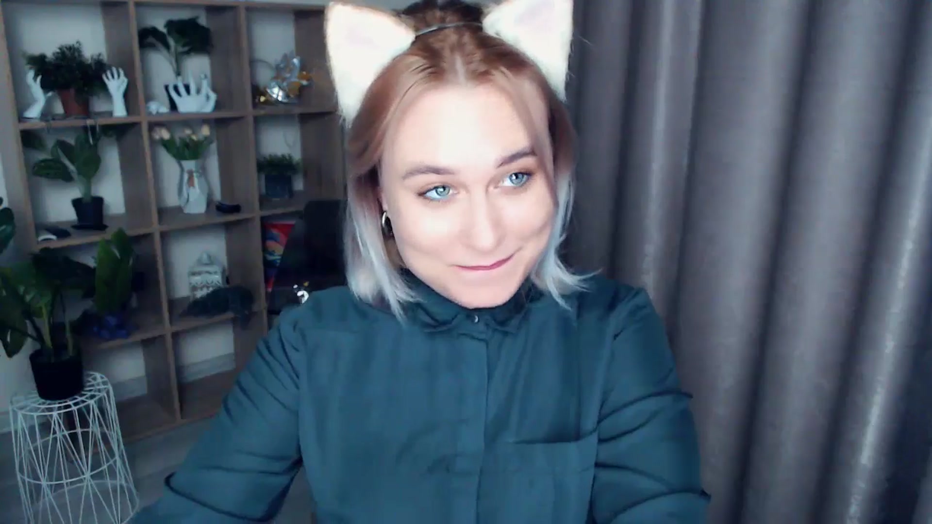 Gallery image thumbnail from Kukla_kolduna's myfreecams stream on, 11/10/2024, 18:28 image 16 of 20