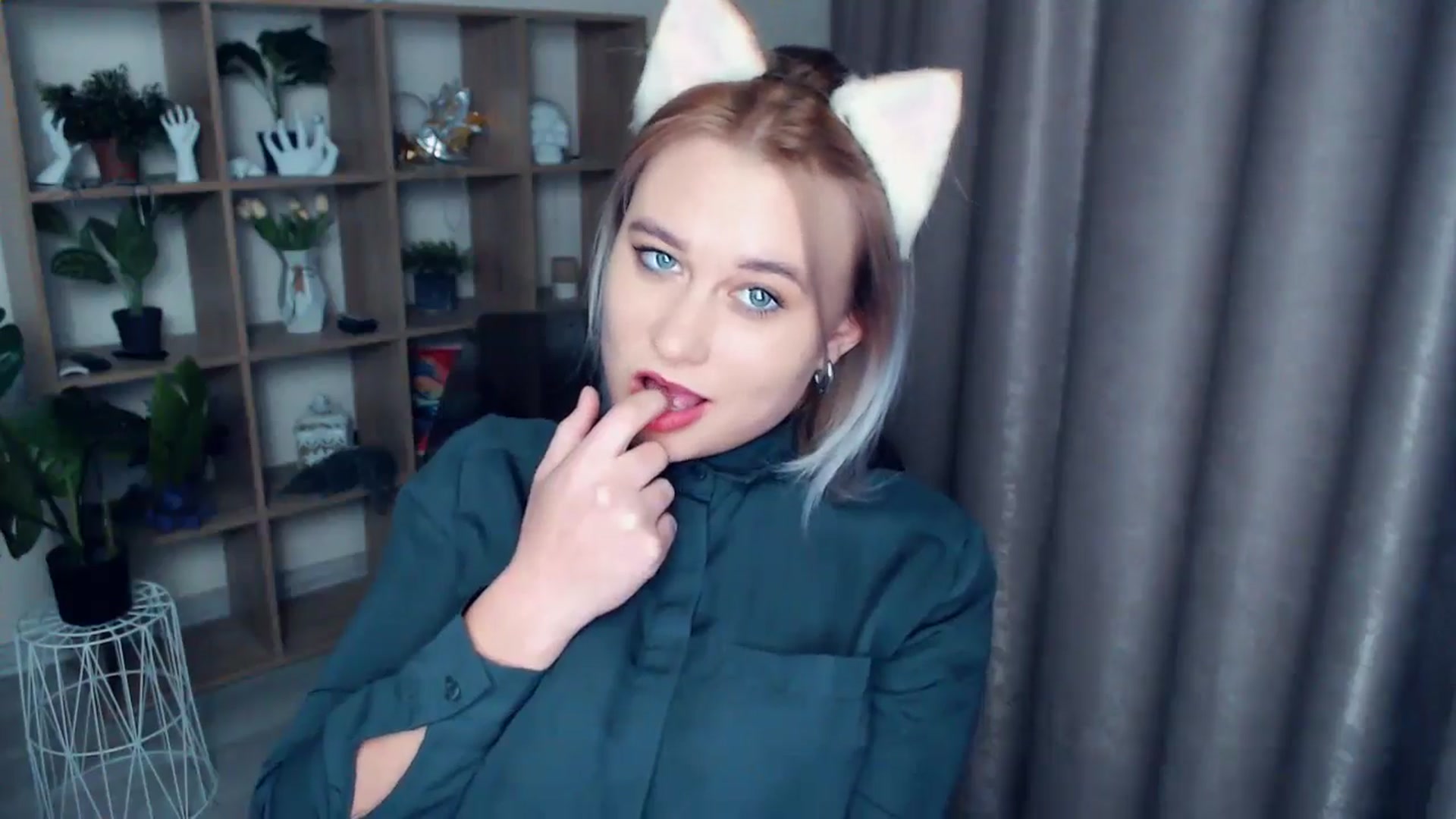 Gallery image thumbnail from Kukla_kolduna's myfreecams stream on, 11/10/2024, 18:28 image 9 of 20