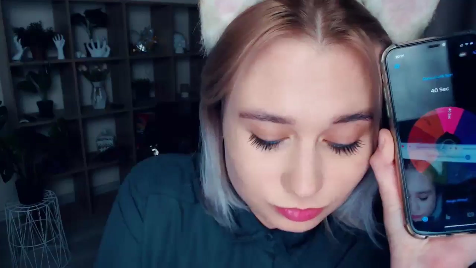 Gallery image thumbnail from Kukla_kolduna's myfreecams stream on, 11/10/2024, 18:28 image 17 of 20