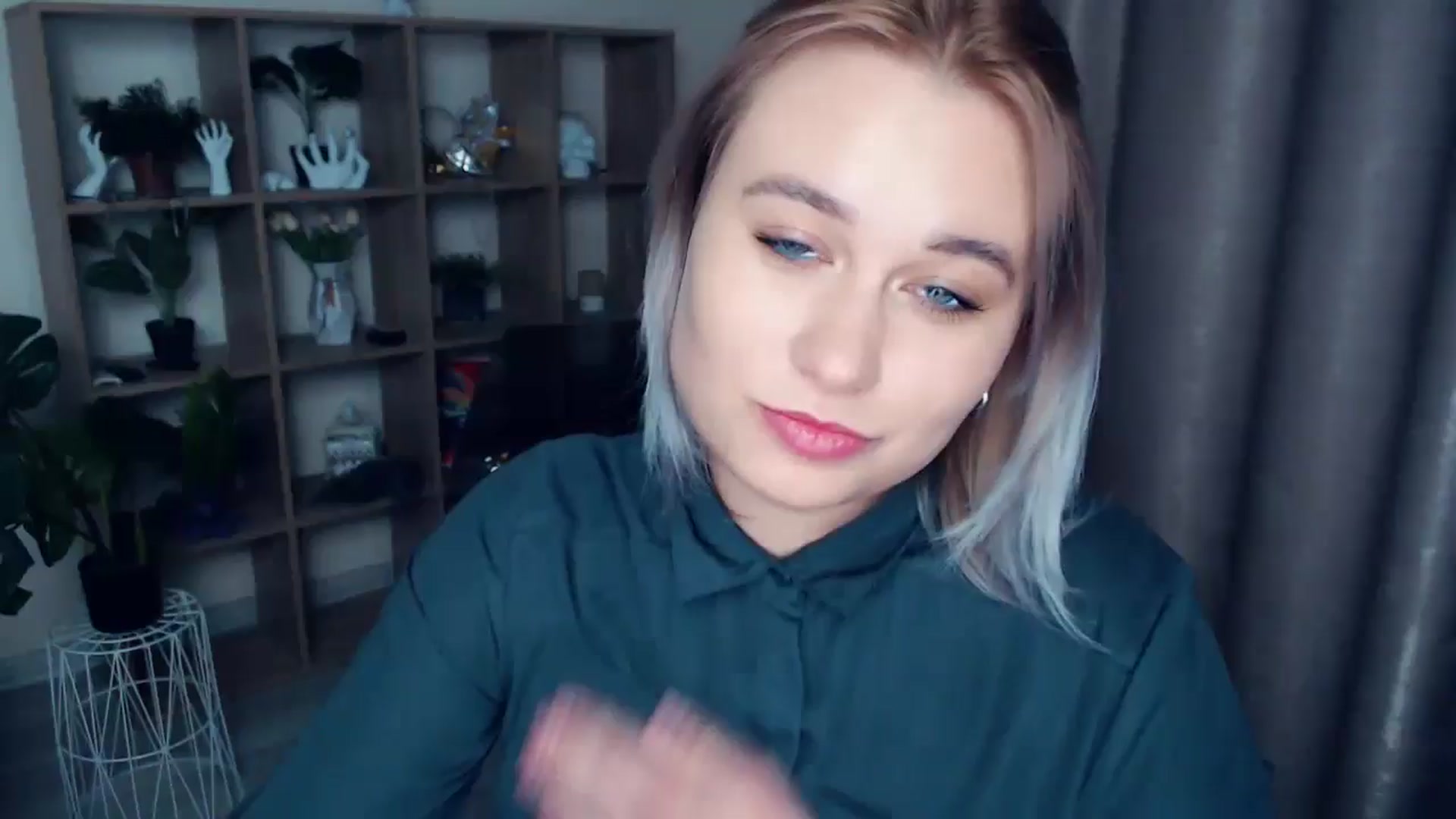 Gallery image thumbnail from Kukla_kolduna's myfreecams stream on, 11/10/2024, 18:28 image 1 of 20