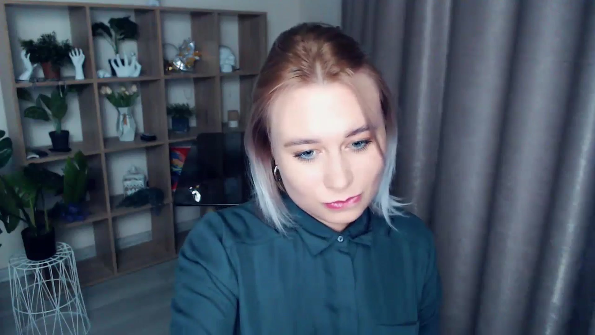 Gallery image thumbnail from Kukla_kolduna's myfreecams stream on, 11/10/2024, 18:28 image 8 of 20