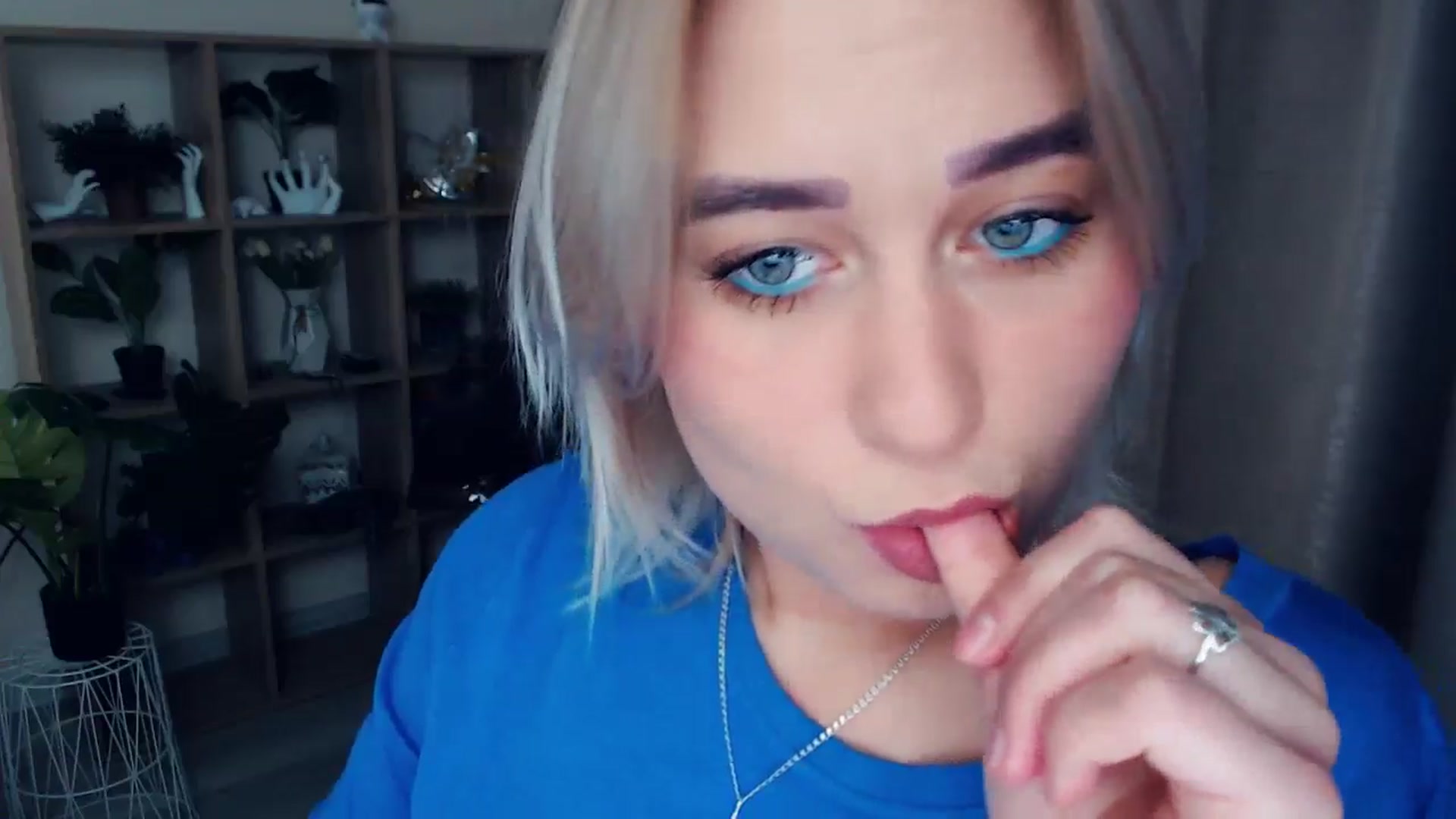Gallery image thumbnail from Kukla_kolduna's myfreecams stream on, 11/13/2024, 17:05 image 5 of 20