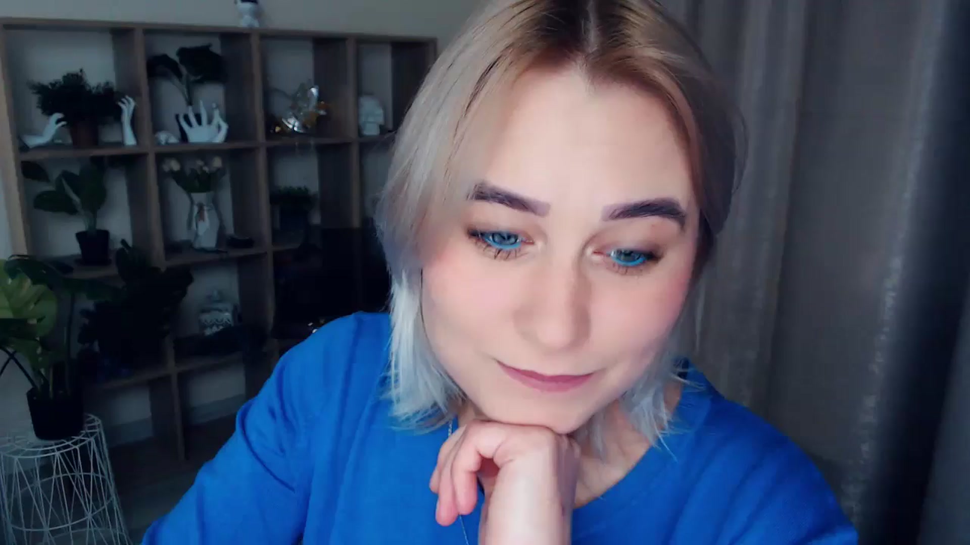 Gallery image thumbnail from Kukla_kolduna's myfreecams stream on, 11/13/2024, 17:05 image 9 of 20