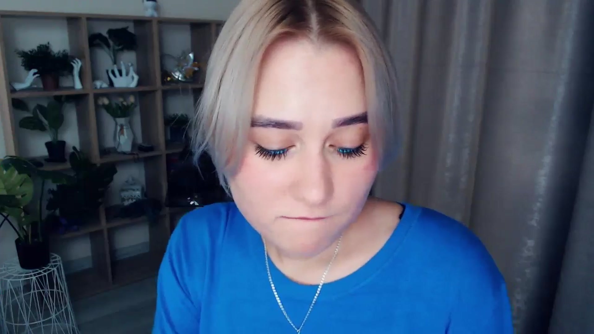 Gallery image thumbnail from Kukla_kolduna's myfreecams stream on, 11/13/2024, 17:44 image 6 of 20