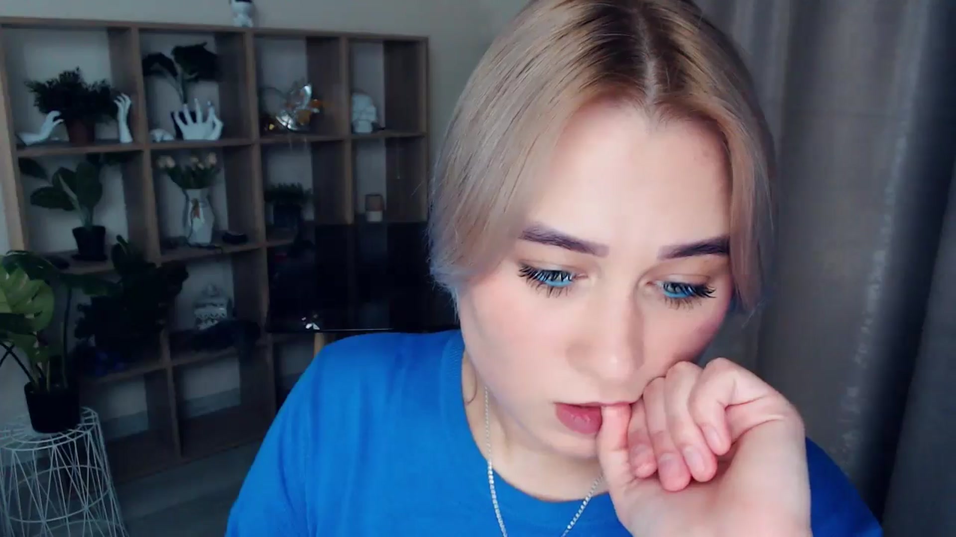 Gallery image thumbnail from Kukla_kolduna's myfreecams stream on, 11/13/2024, 17:44 image 12 of 20