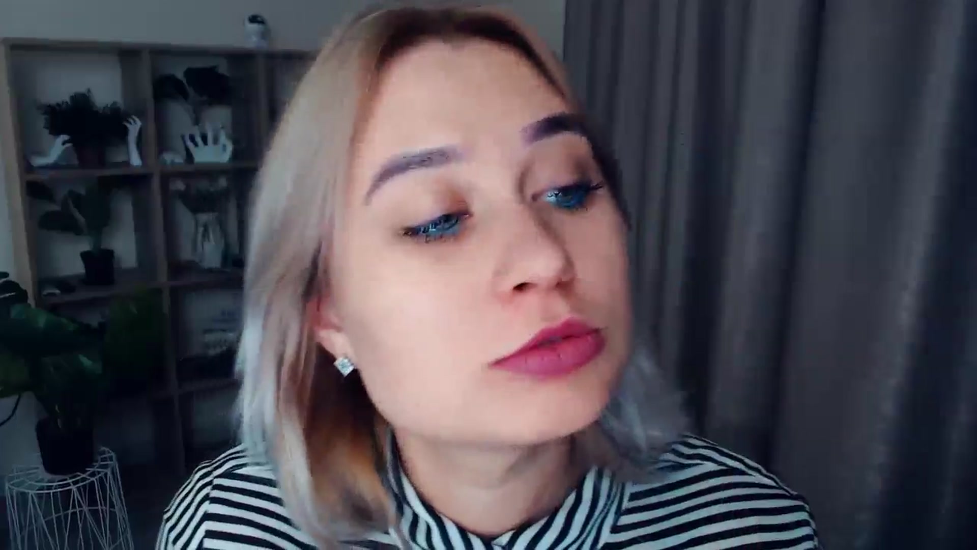 Gallery image thumbnail from Kukla_kolduna's myfreecams stream on, 11/14/2024, 16:40 image 11 of 20