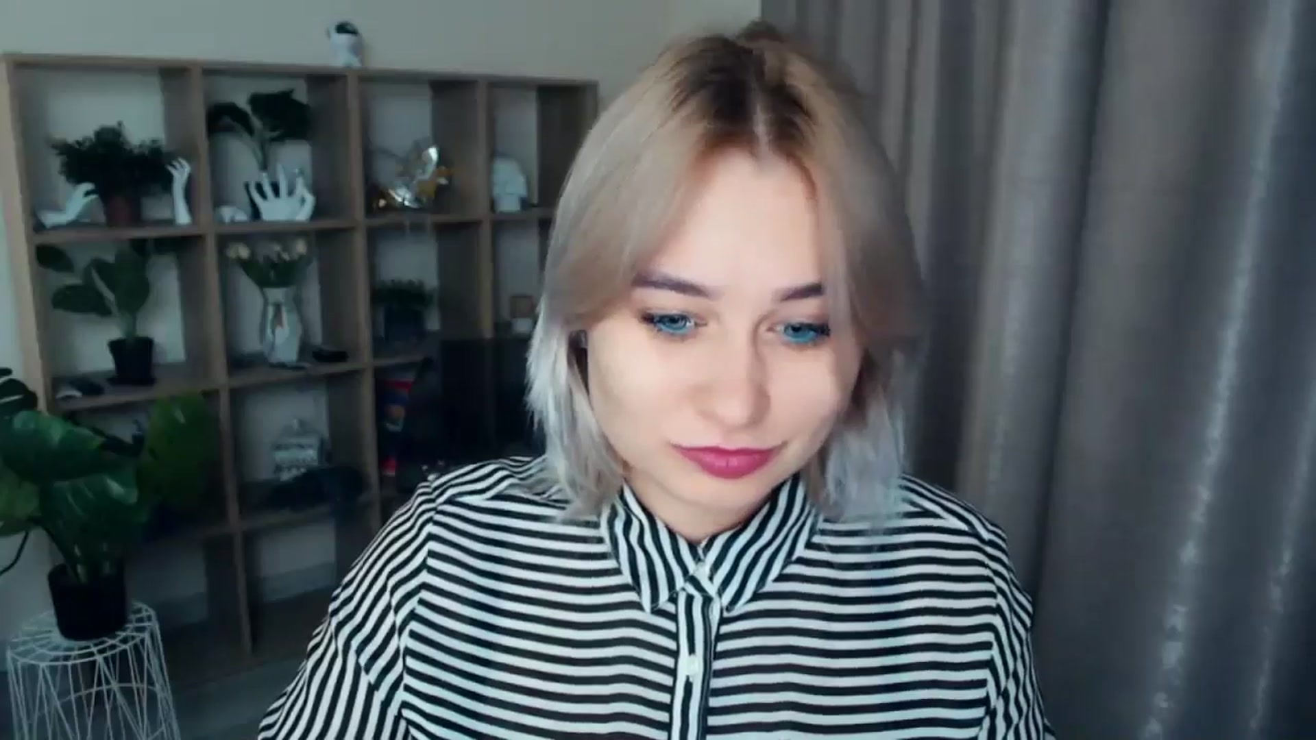Gallery image thumbnail from Kukla_kolduna's myfreecams stream on, 11/14/2024, 16:40 image 2 of 20