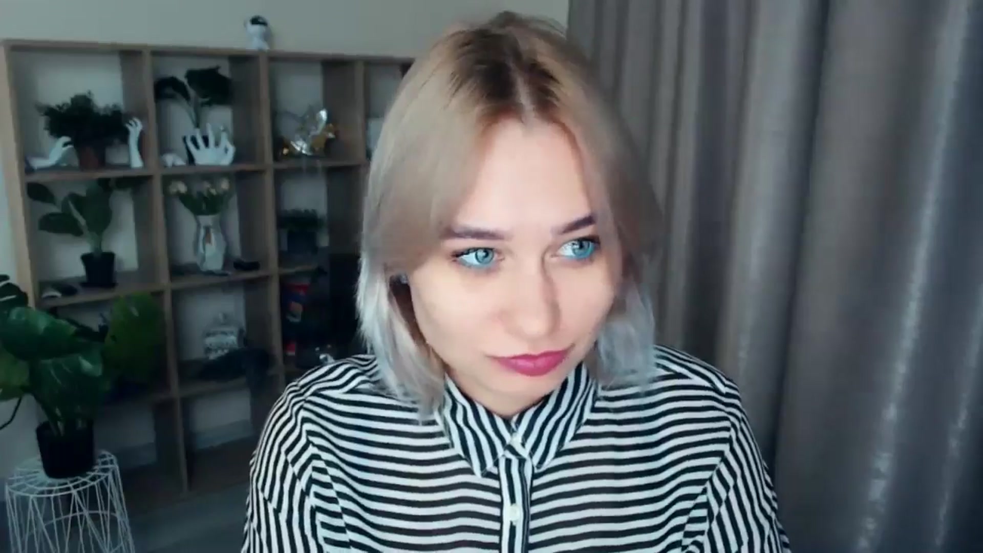 Gallery image thumbnail from Kukla_kolduna's myfreecams stream on, 11/14/2024, 16:40 image 4 of 20