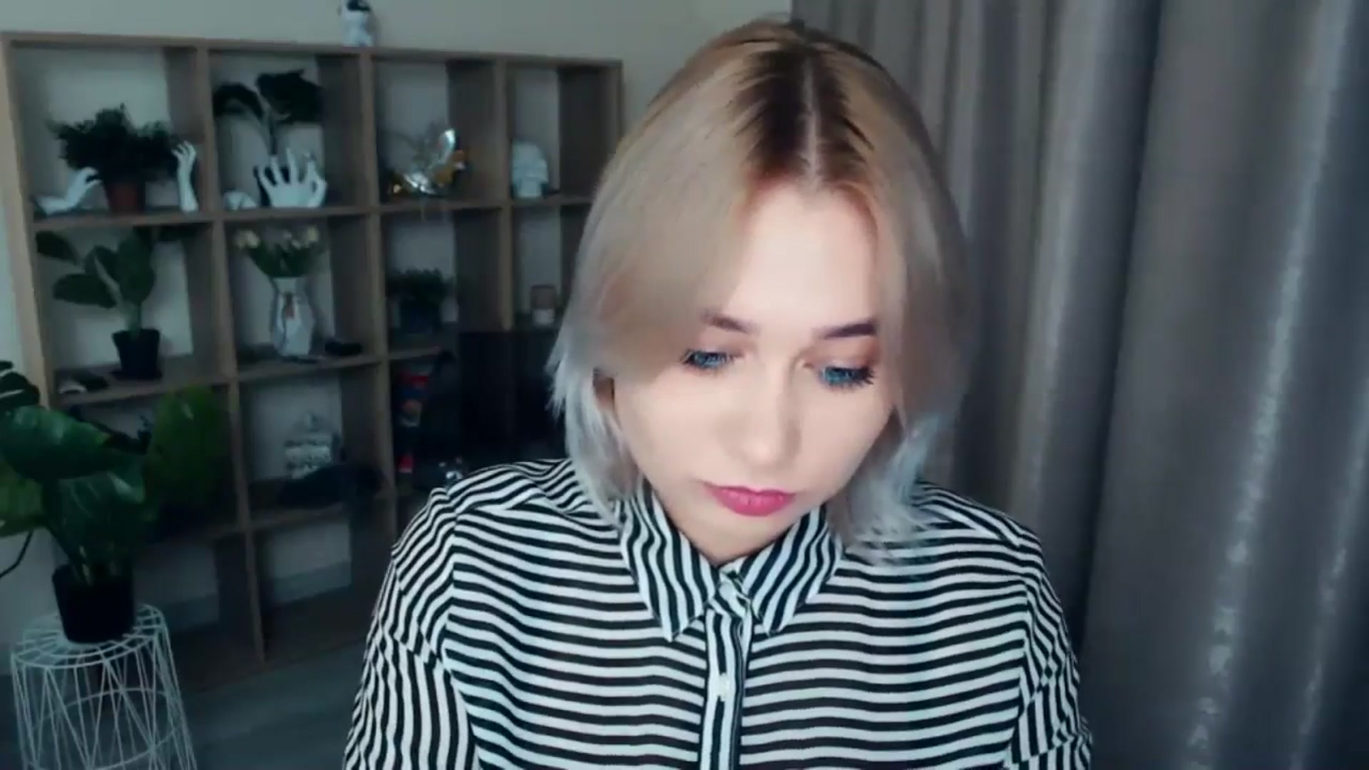 Gallery image thumbnail from Kukla_kolduna's myfreecams stream on, 11/14/2024, 17:54 image 7 of 20