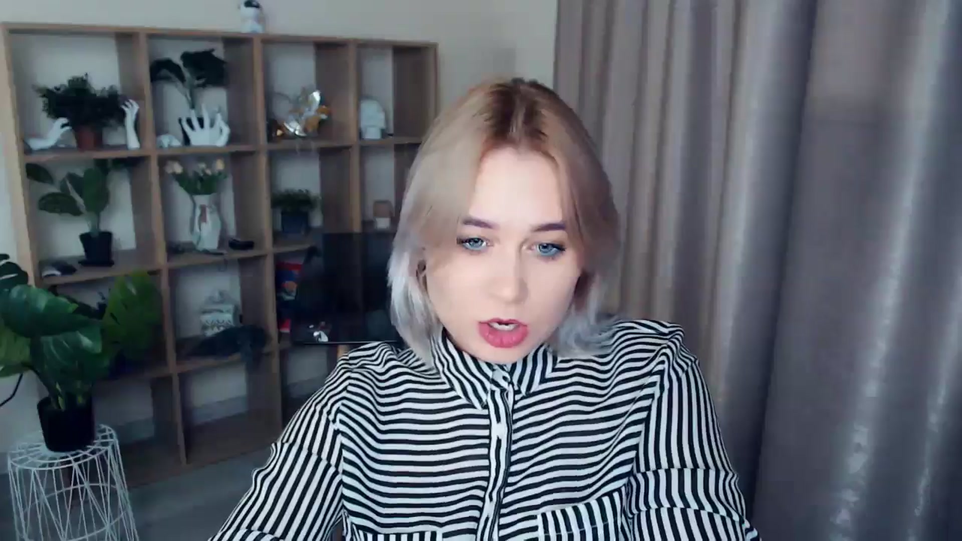 Gallery image thumbnail from Kukla_kolduna's myfreecams stream on, 11/14/2024, 17:54 image 13 of 20