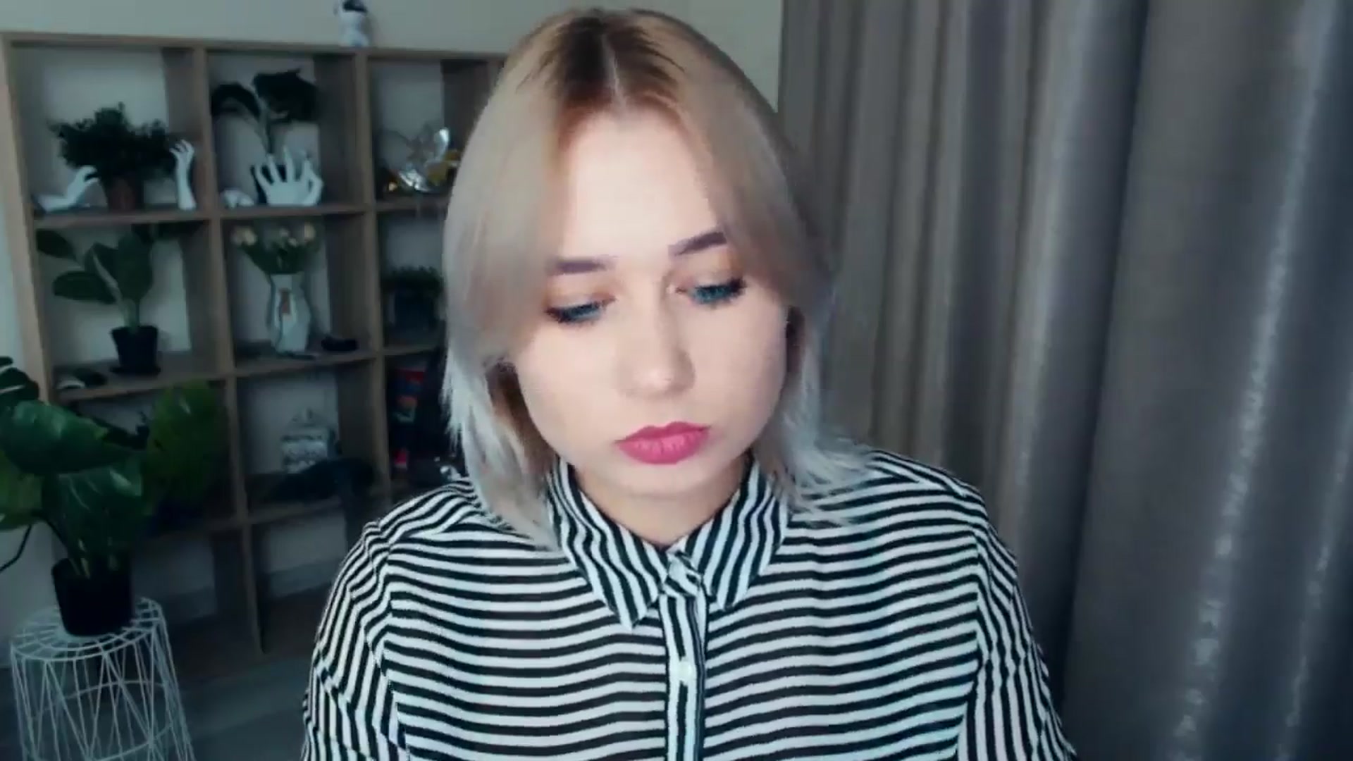 Gallery image thumbnail from Kukla_kolduna's myfreecams stream on, 11/14/2024, 17:54 image 8 of 20