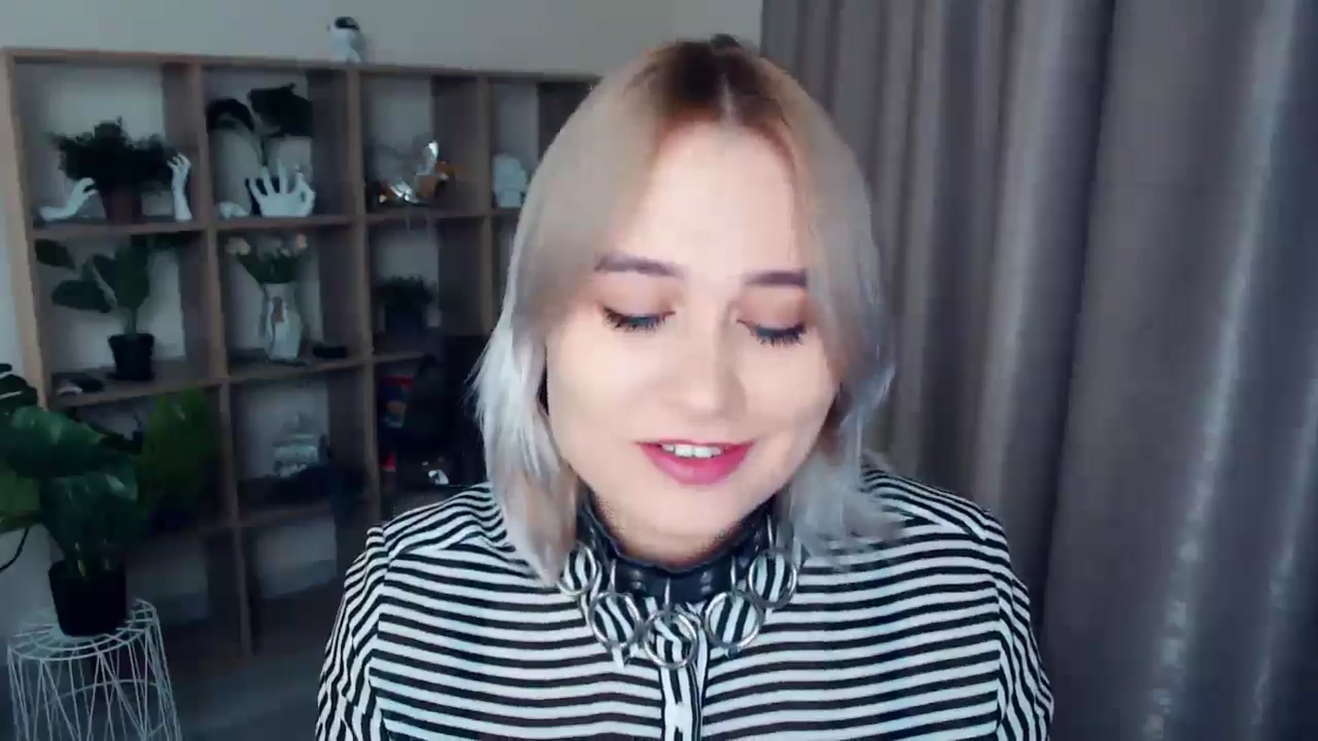 Gallery image thumbnail from Kukla_kolduna's myfreecams stream on, 11/14/2024, 17:54 image 3 of 20