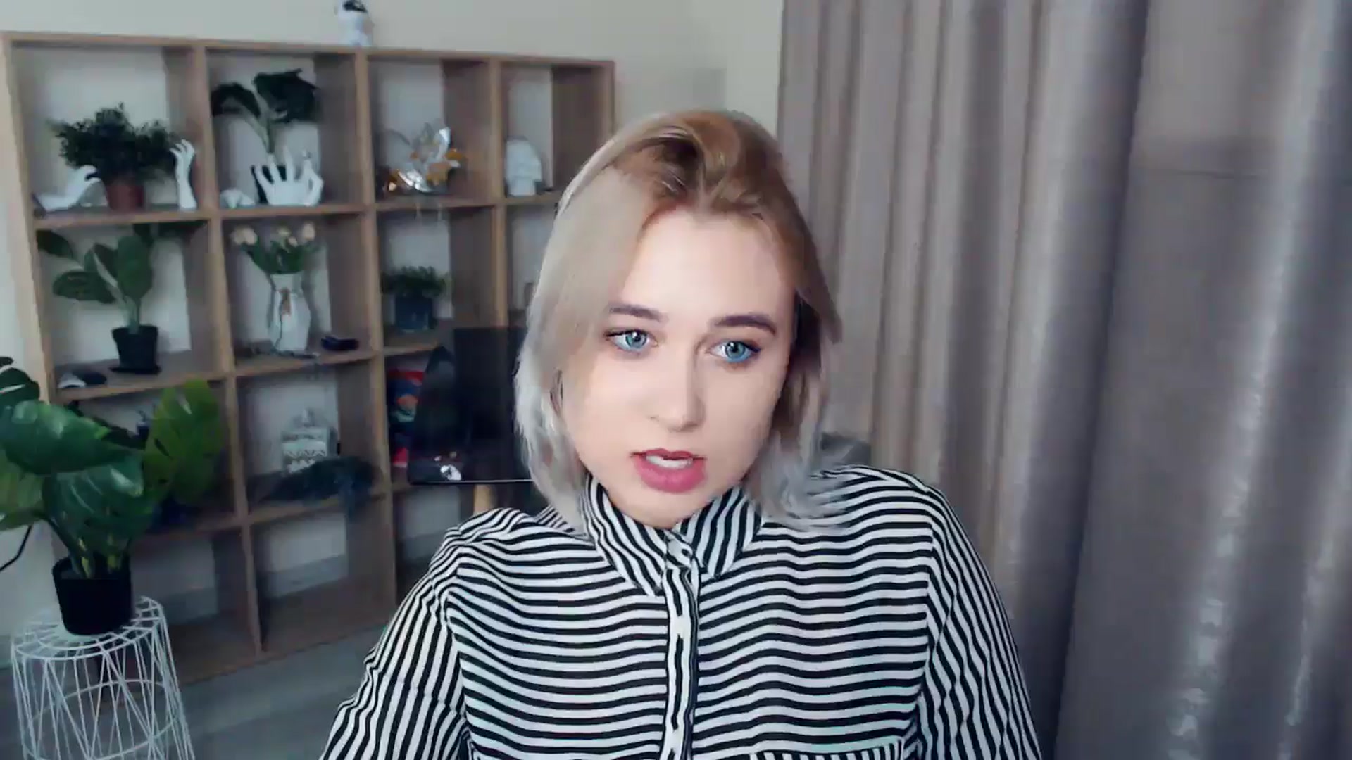 Gallery image thumbnail from Kukla_kolduna's myfreecams stream on, 11/14/2024, 17:54 image 14 of 20