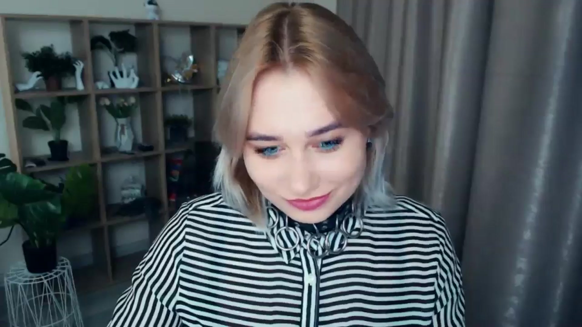 Gallery image thumbnail from Kukla_kolduna's myfreecams stream on, 11/14/2024, 17:54 image 4 of 20