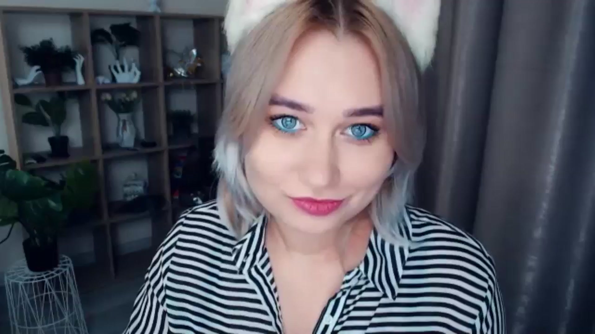 Gallery image thumbnail from Kukla_kolduna's myfreecams stream on, 11/14/2024, 18:09 image 1 of 20