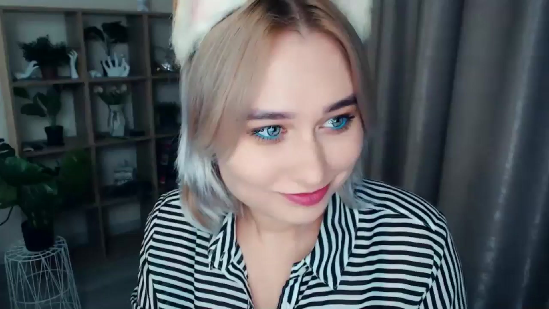 Gallery image thumbnail from Kukla_kolduna's myfreecams stream on, 11/14/2024, 18:09 image 9 of 20