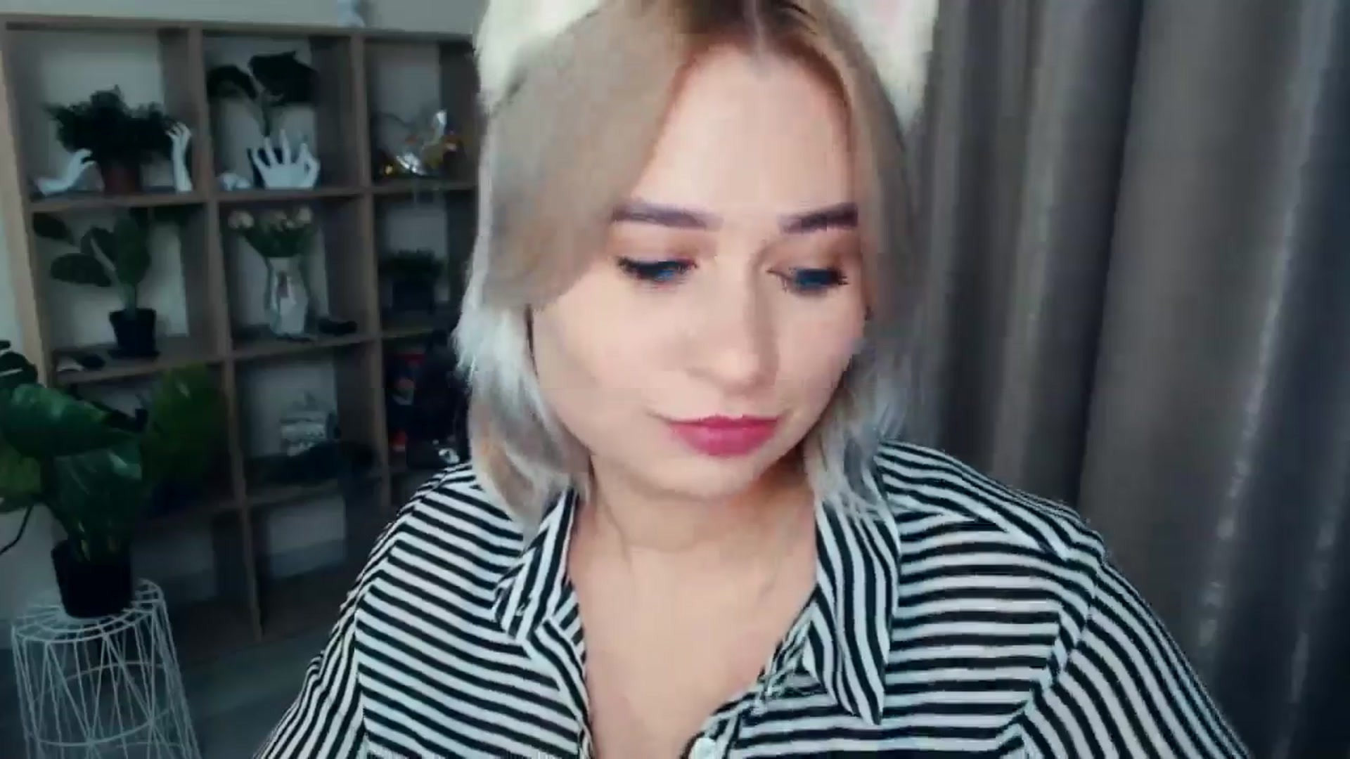 Gallery image thumbnail from Kukla_kolduna's myfreecams stream on, 11/14/2024, 18:09 image 12 of 20