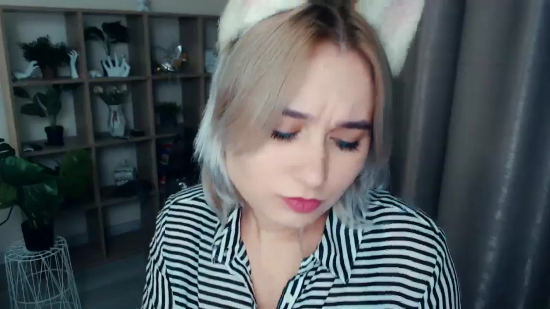 Gallery image thumbnail from Kukla_kolduna's myfreecams stream on, 11/14/2024, 18:09 image 4 of 20