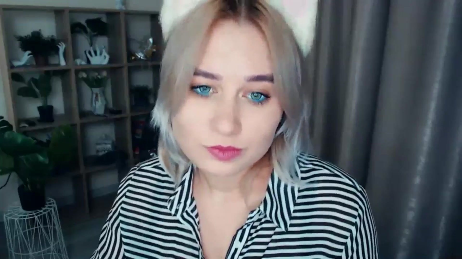 Gallery image thumbnail from Kukla_kolduna's myfreecams stream on, 11/14/2024, 18:09 image 3 of 20