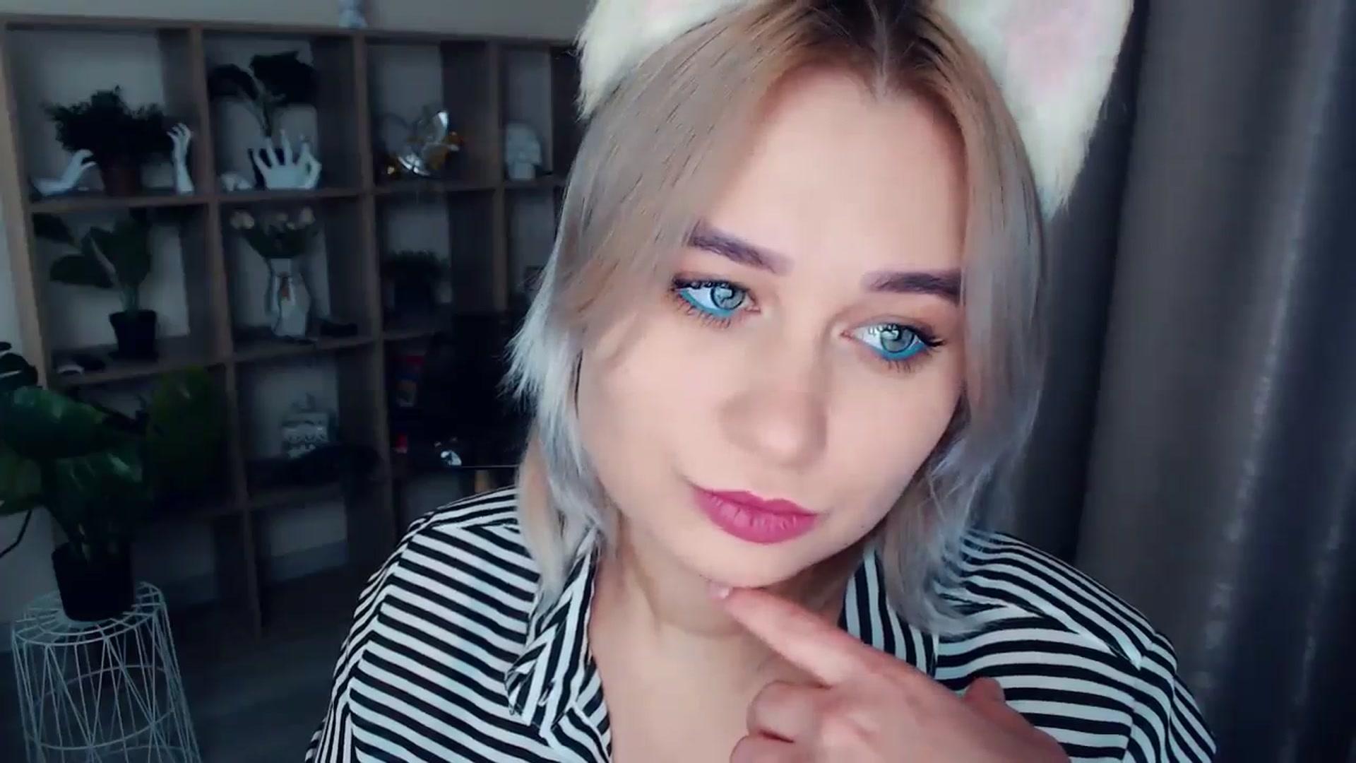 Gallery image thumbnail from Kukla_kolduna's myfreecams stream on, 11/14/2024, 18:09 image 19 of 20