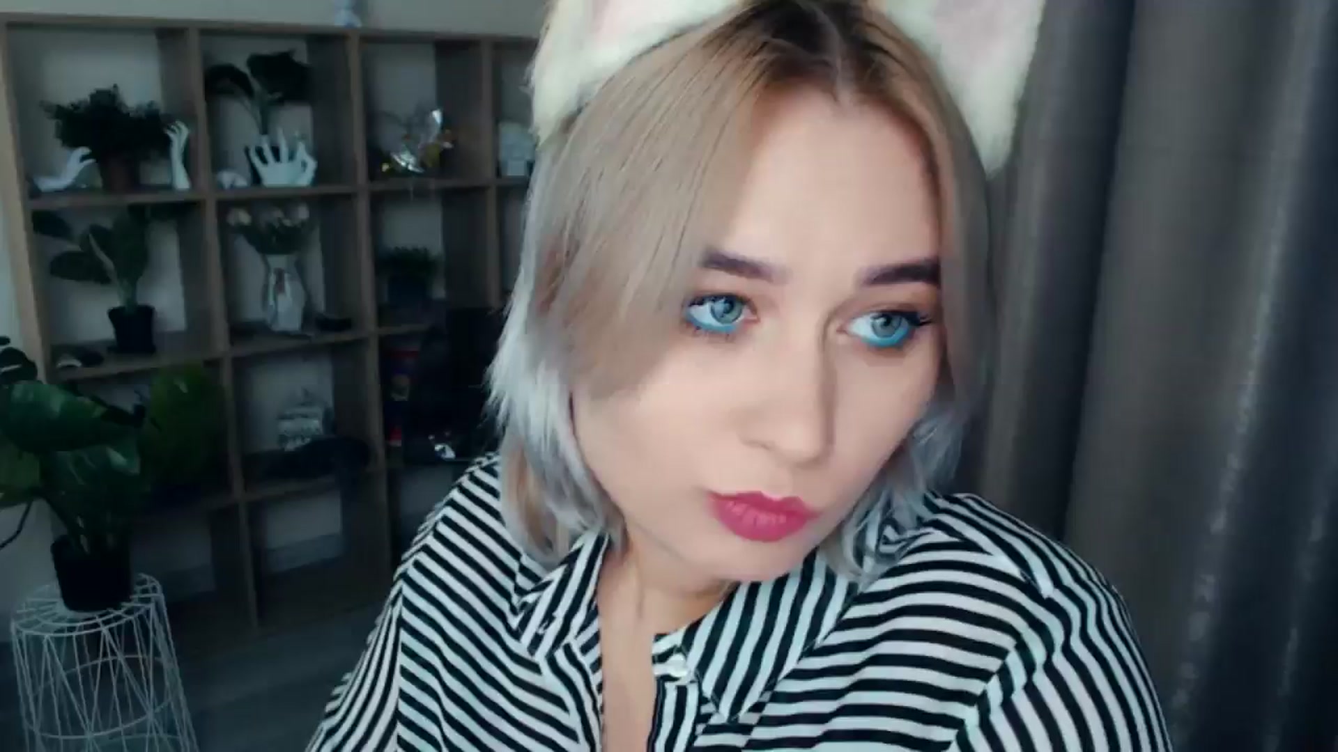 Gallery image thumbnail from Kukla_kolduna's myfreecams stream on, 11/14/2024, 18:09 image 6 of 20