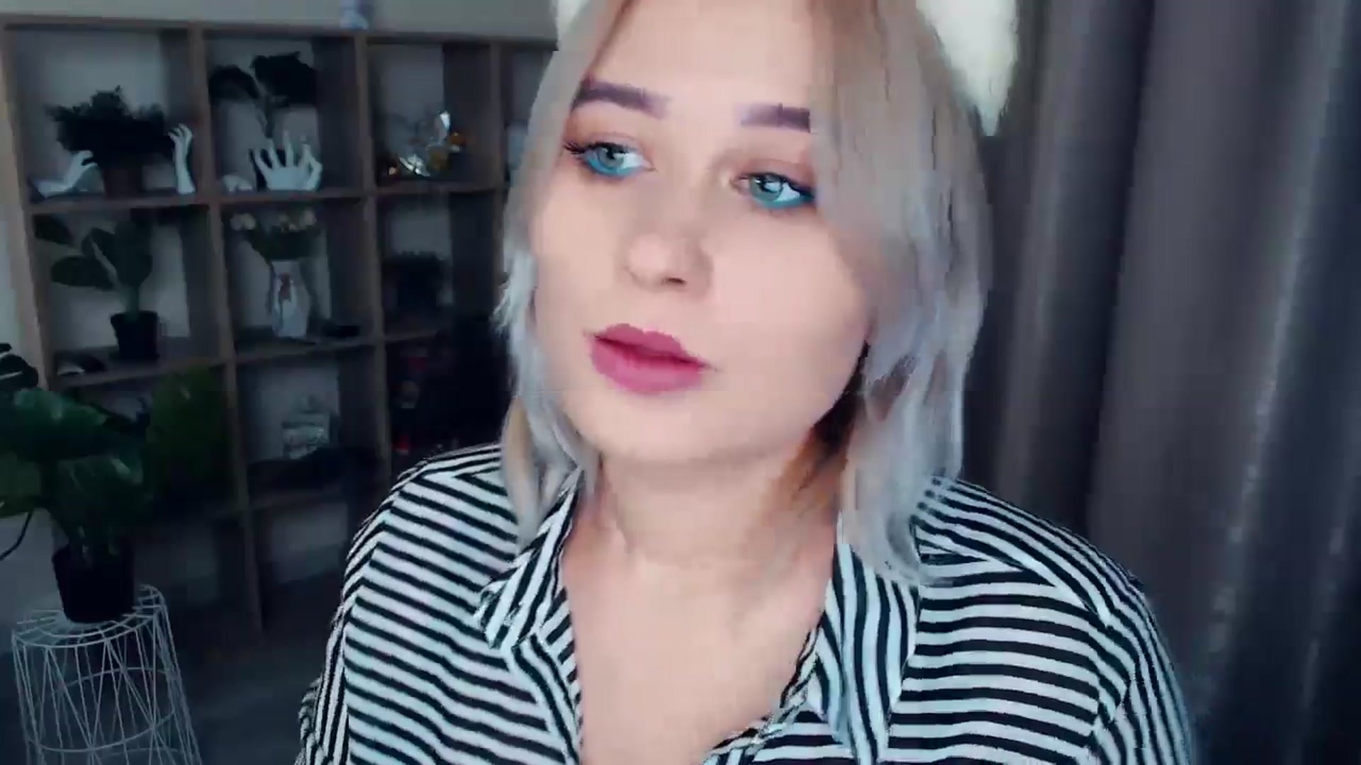 Gallery image thumbnail from Kukla_kolduna's myfreecams stream on, 11/14/2024, 18:09 image 16 of 20
