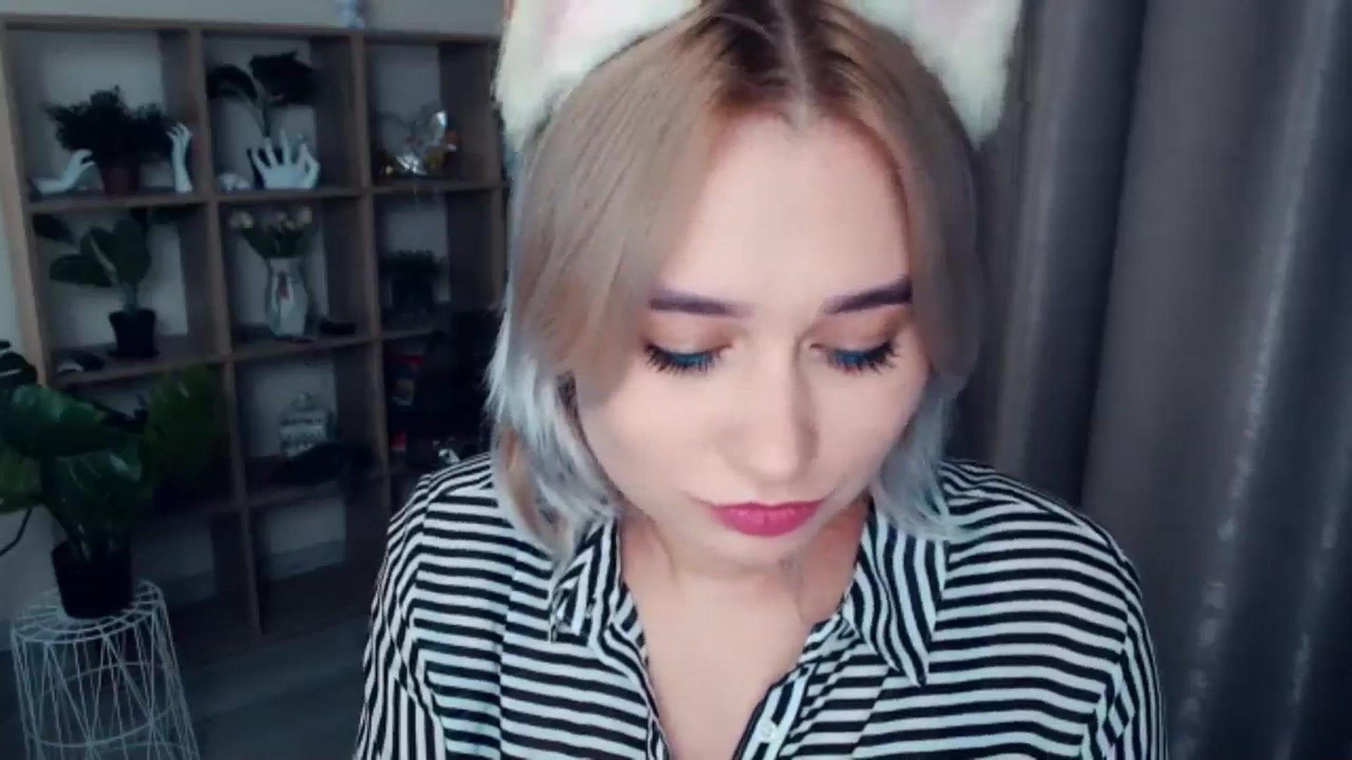Gallery image thumbnail from Kukla_kolduna's myfreecams stream on, 11/14/2024, 18:09 image 2 of 20