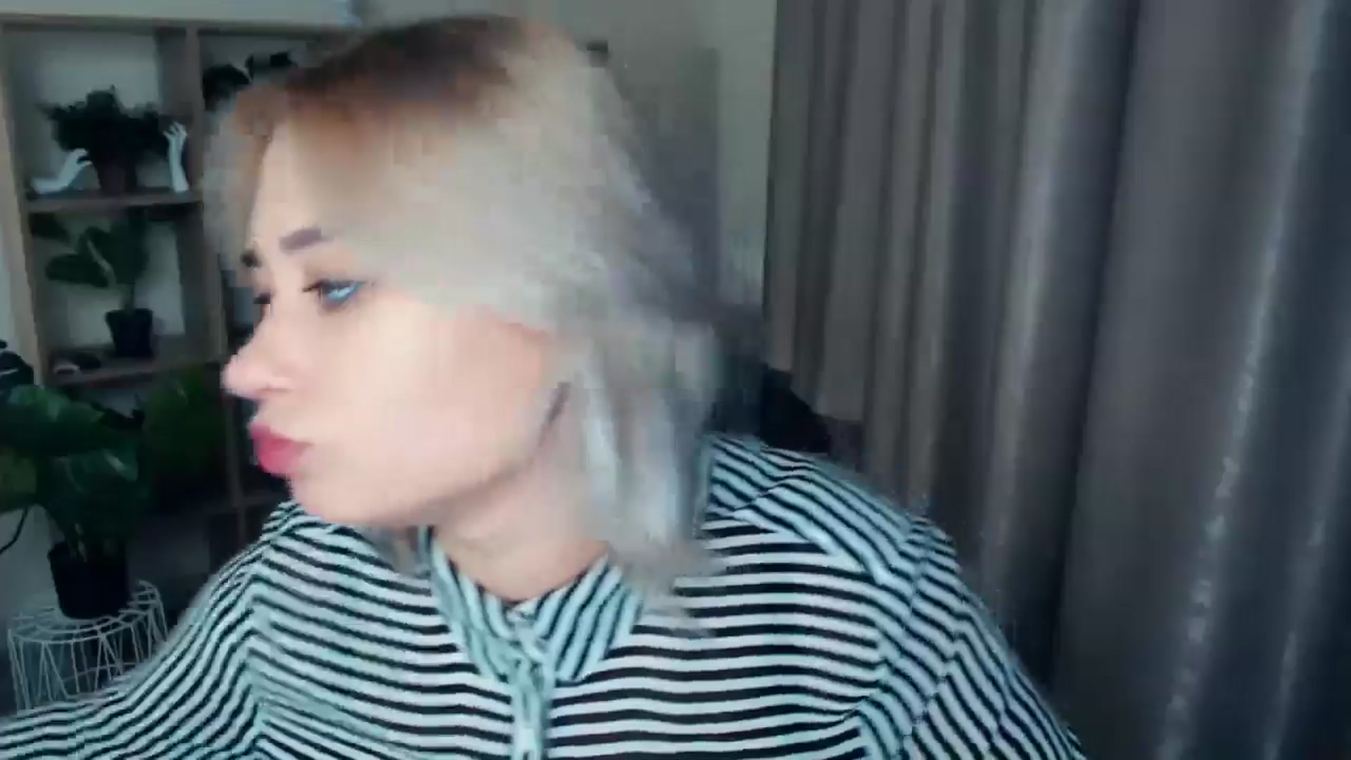 Gallery image thumbnail from Kukla_kolduna's myfreecams stream on, 11/14/2024, 19:35 image 12 of 20