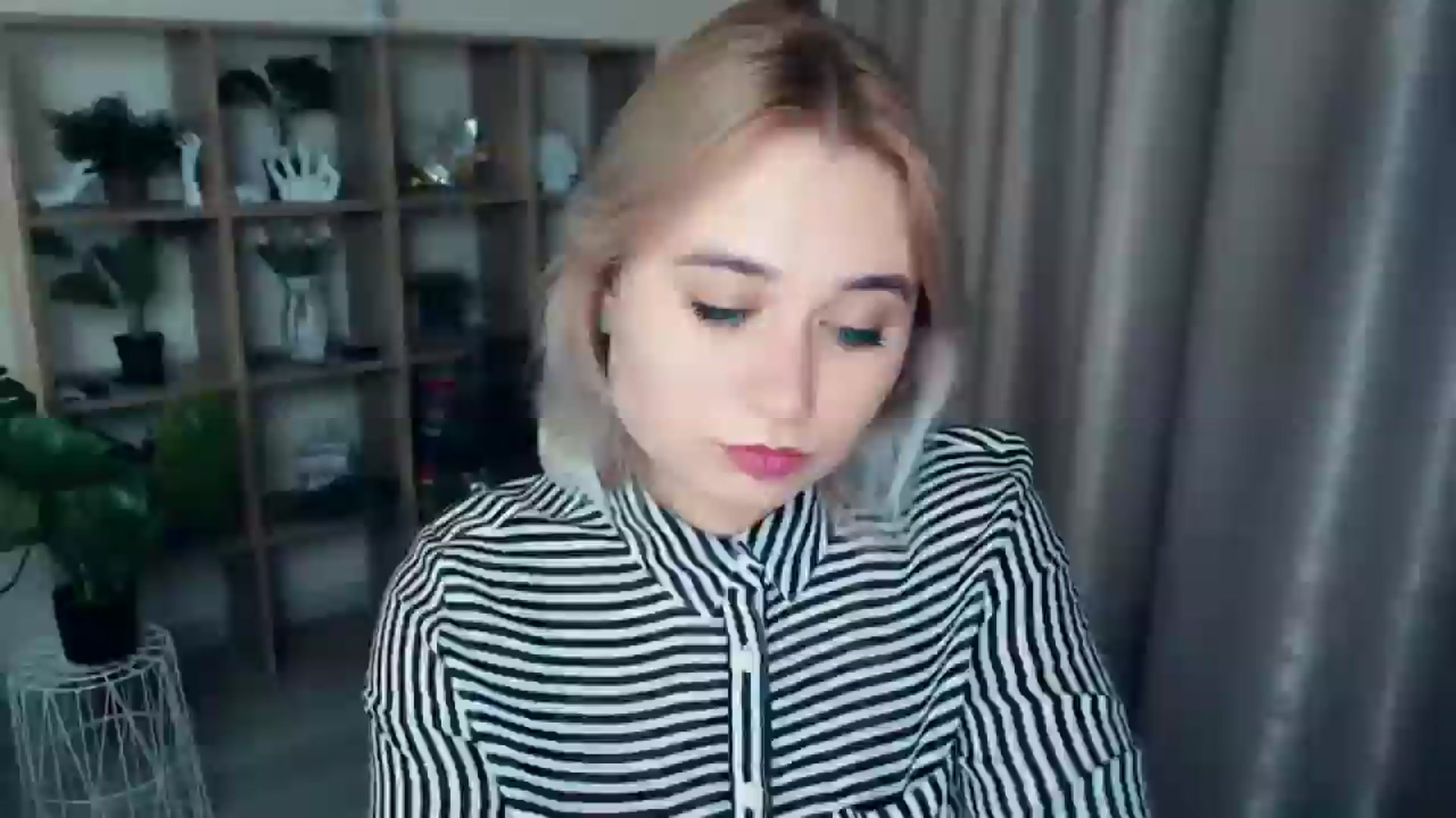 Gallery image thumbnail from Kukla_kolduna's myfreecams stream on, 11/14/2024, 19:35 image 7 of 20