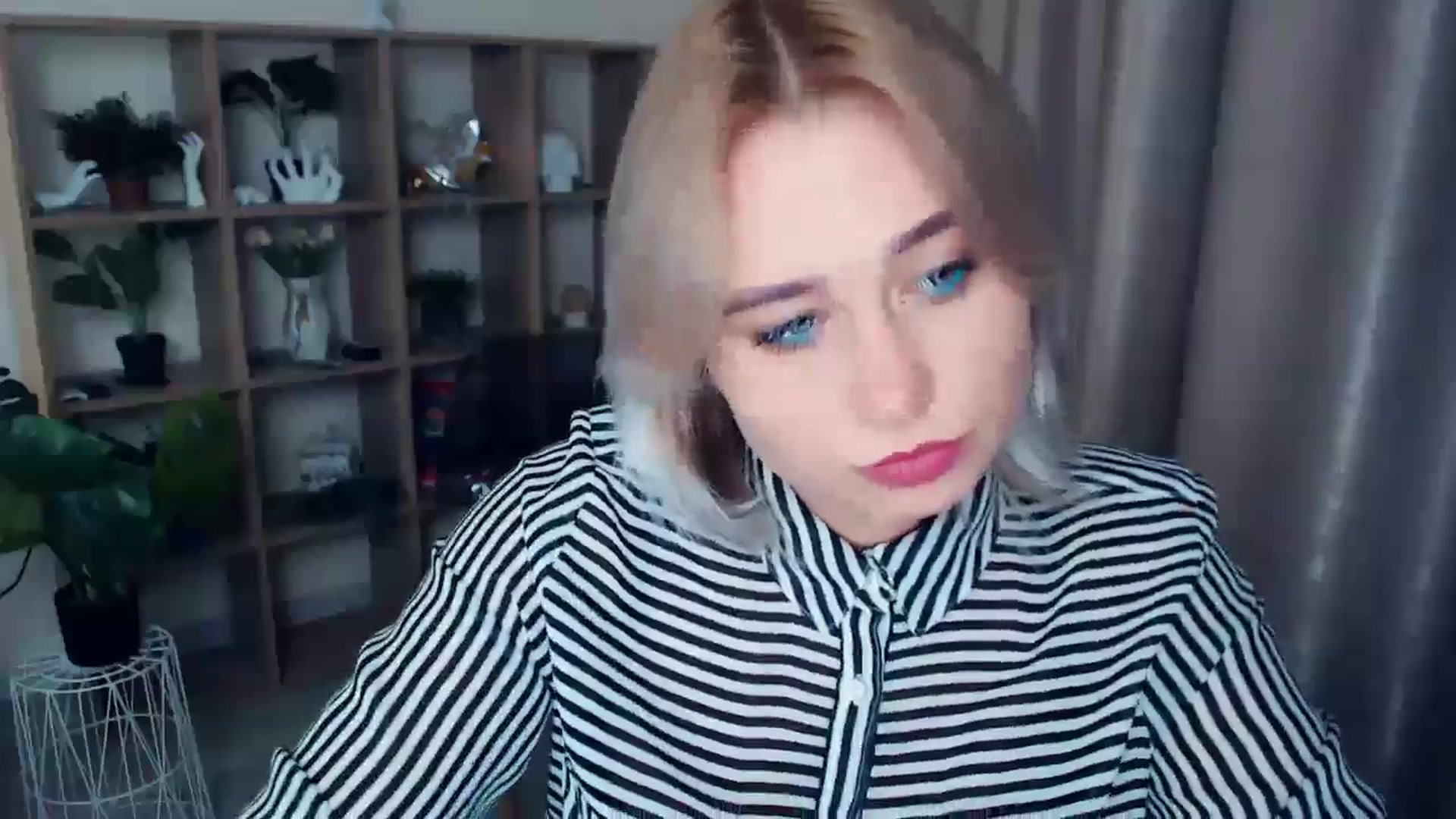 Gallery image thumbnail from Kukla_kolduna's myfreecams stream on, 11/14/2024, 19:35 image 2 of 20