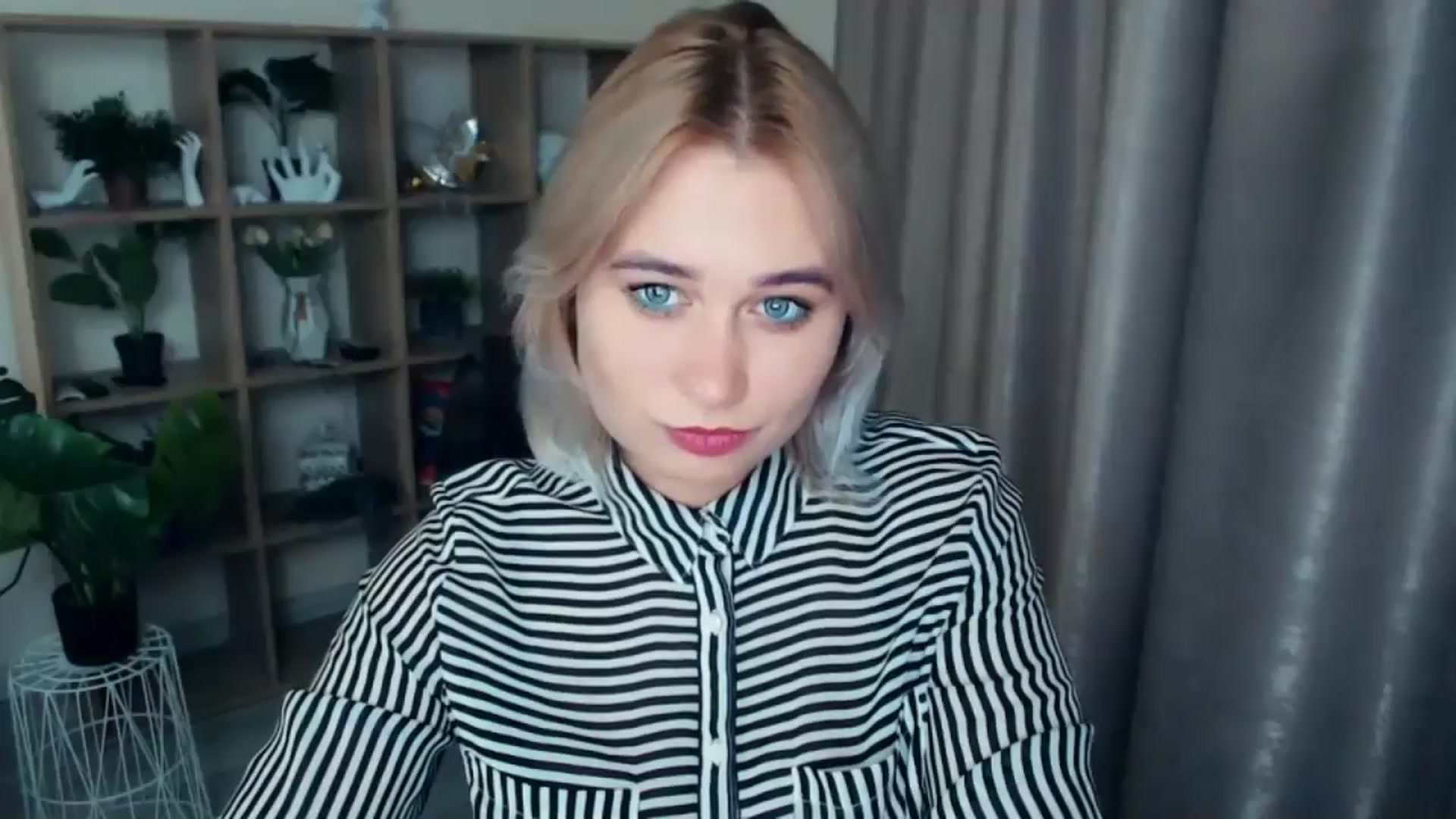 Gallery image thumbnail from Kukla_kolduna's myfreecams stream on, 11/14/2024, 19:35 image 9 of 20