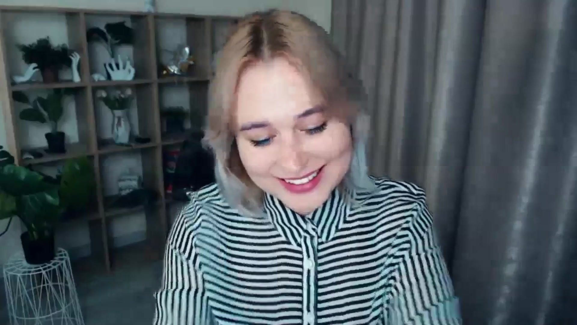 Gallery image thumbnail from Kukla_kolduna's myfreecams stream on, 11/14/2024, 19:35 image 11 of 20