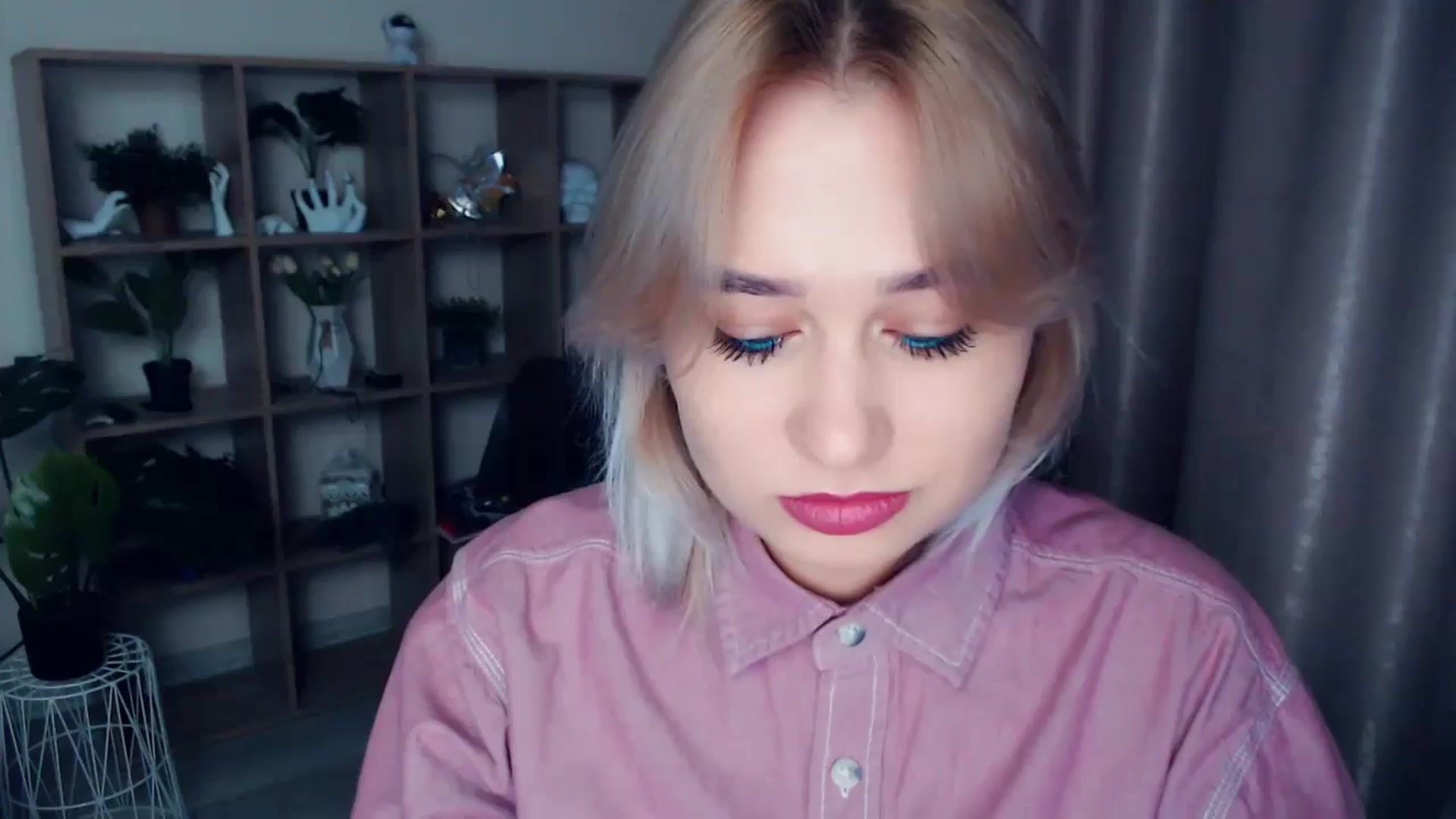 Gallery image thumbnail from Kukla_kolduna's myfreecams stream on, 11/15/2024, 14:28 image 7 of 20