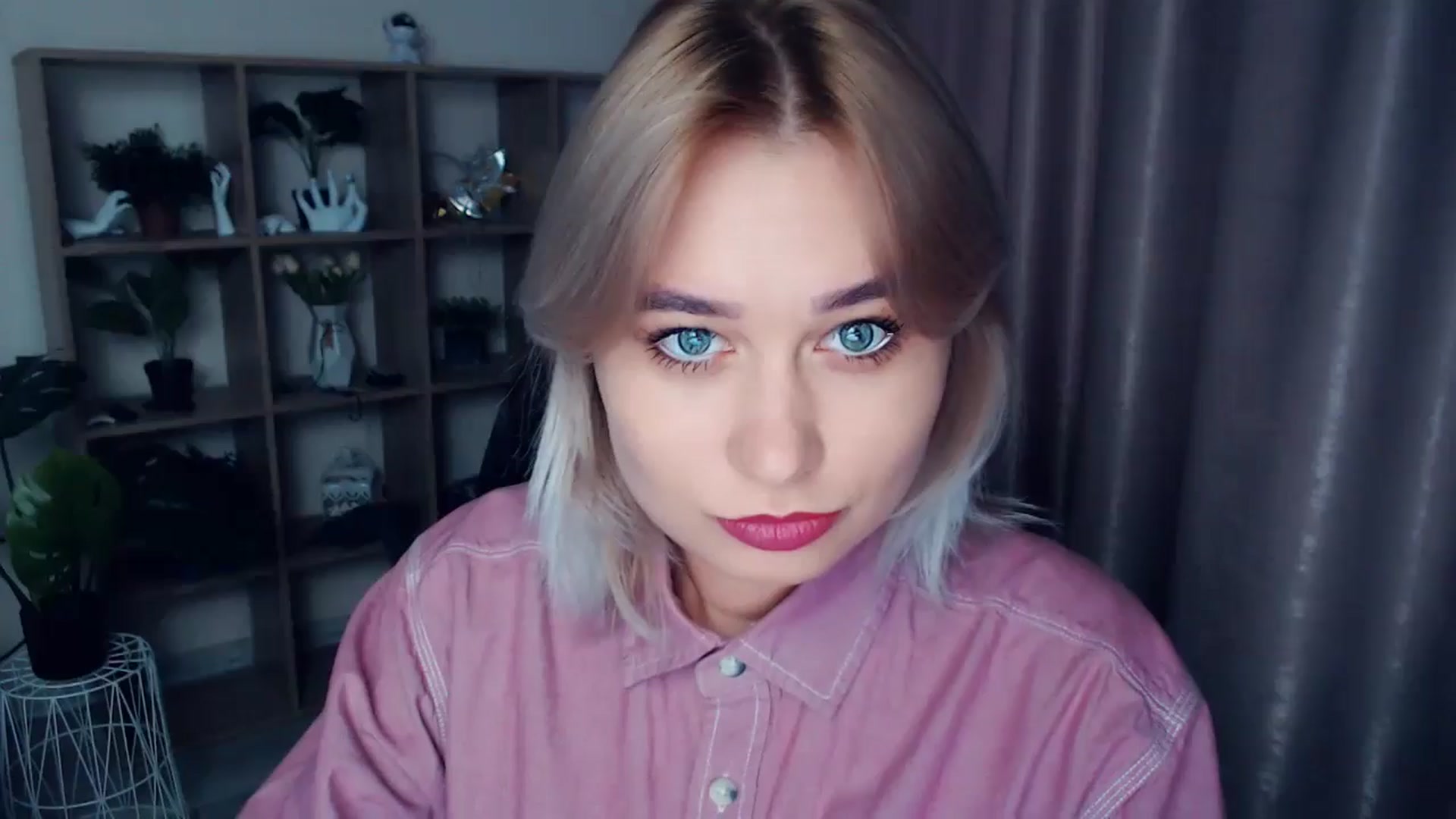 Gallery image thumbnail from Kukla_kolduna's myfreecams stream on, 11/15/2024, 14:28 image 1 of 20