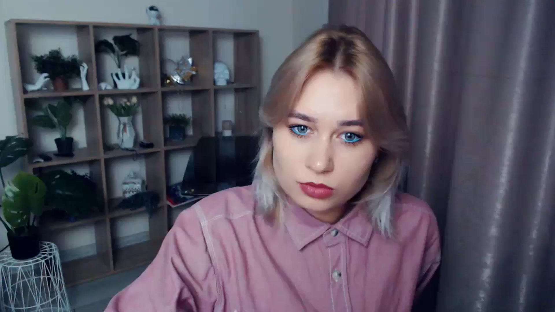 Gallery image thumbnail from Kukla_kolduna's myfreecams stream on, 11/15/2024, 14:28 image 5 of 20