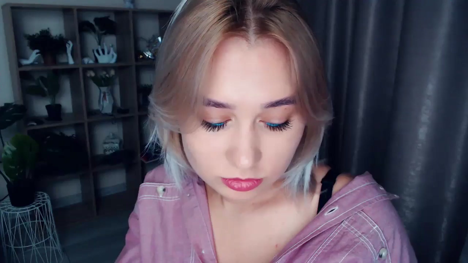 Gallery image thumbnail from Kukla_kolduna's myfreecams stream on, 11/15/2024, 14:28 image 17 of 20