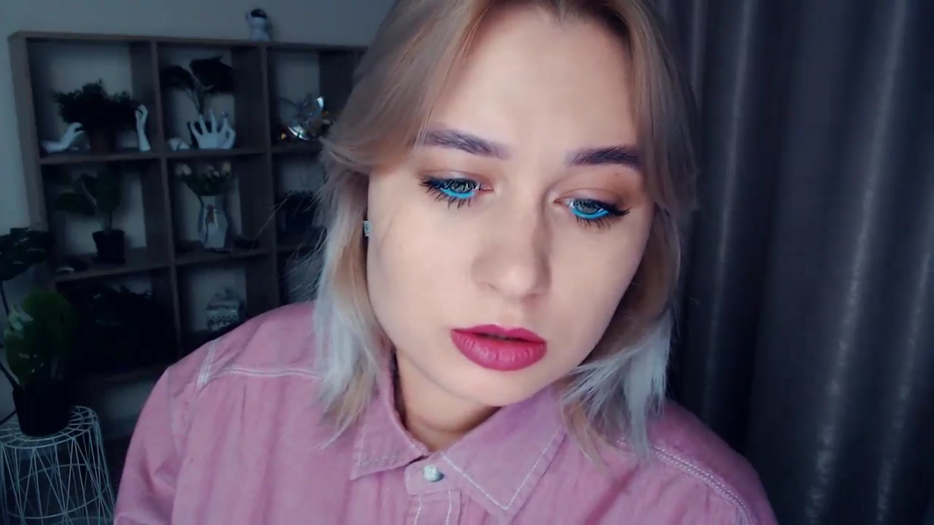Gallery image thumbnail from Kukla_kolduna's myfreecams stream on, 11/15/2024, 14:28 image 3 of 20