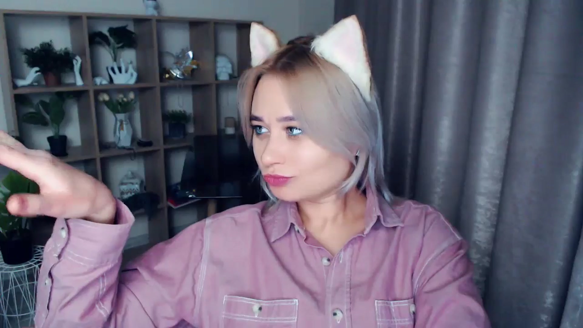 Gallery image thumbnail from Kukla_kolduna's myfreecams stream on, 11/15/2024, 17:58 image 17 of 20