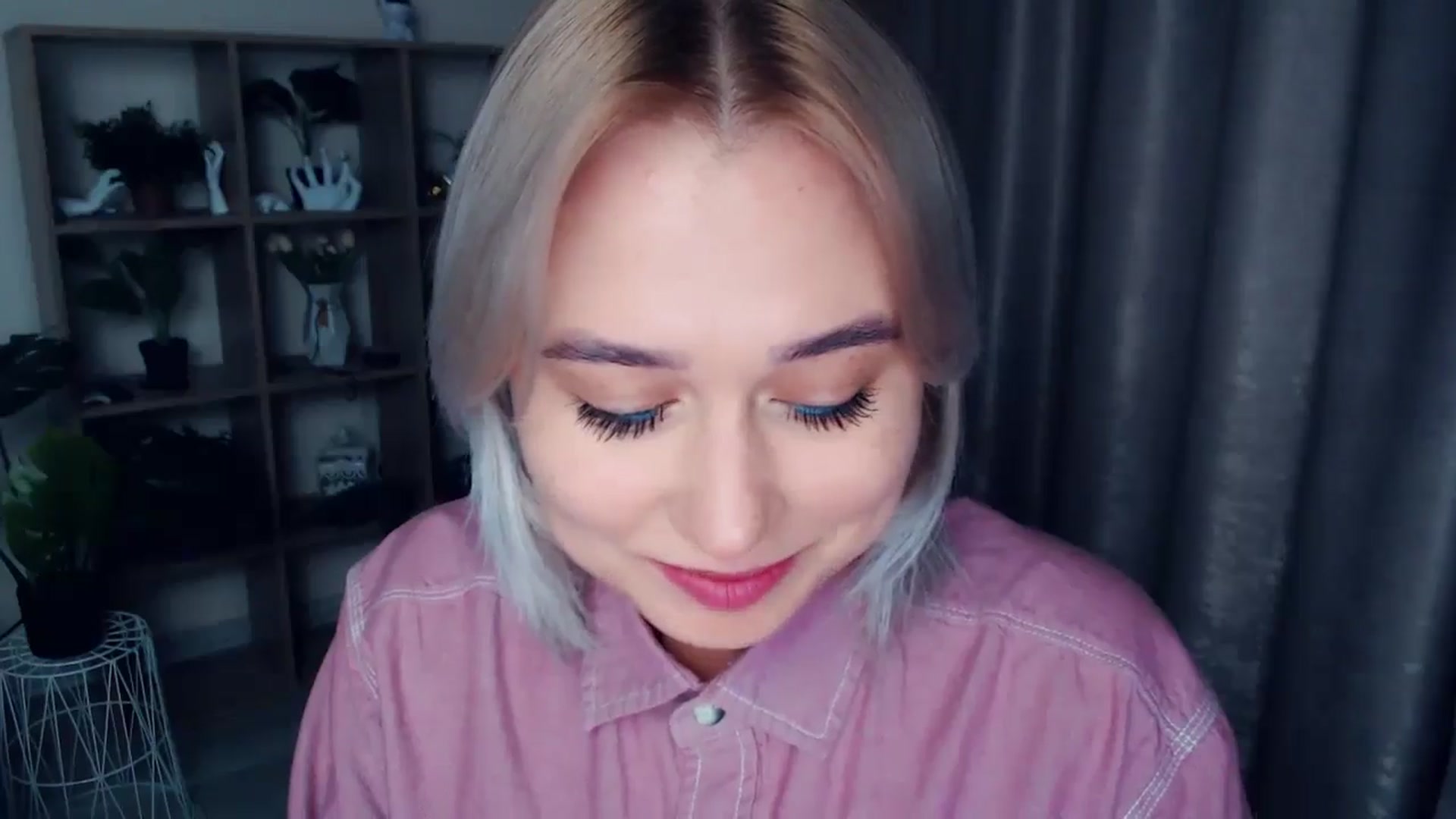 Gallery image thumbnail from Kukla_kolduna's myfreecams stream on, 11/15/2024, 17:58 image 4 of 20